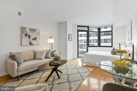 1117 10th Street NW Unit 405, Washington, DC MLS: DCDC2247532