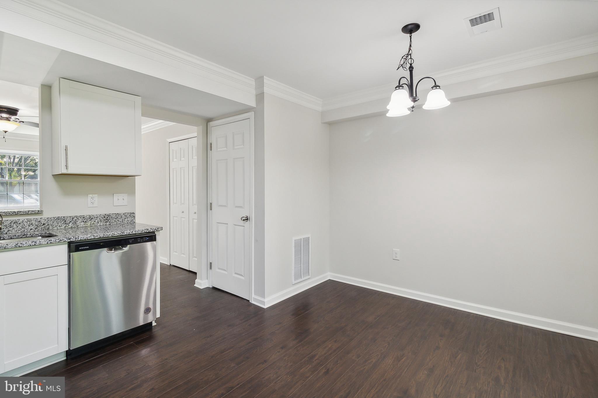 SUSSEX SQUARE CONDO - Residential