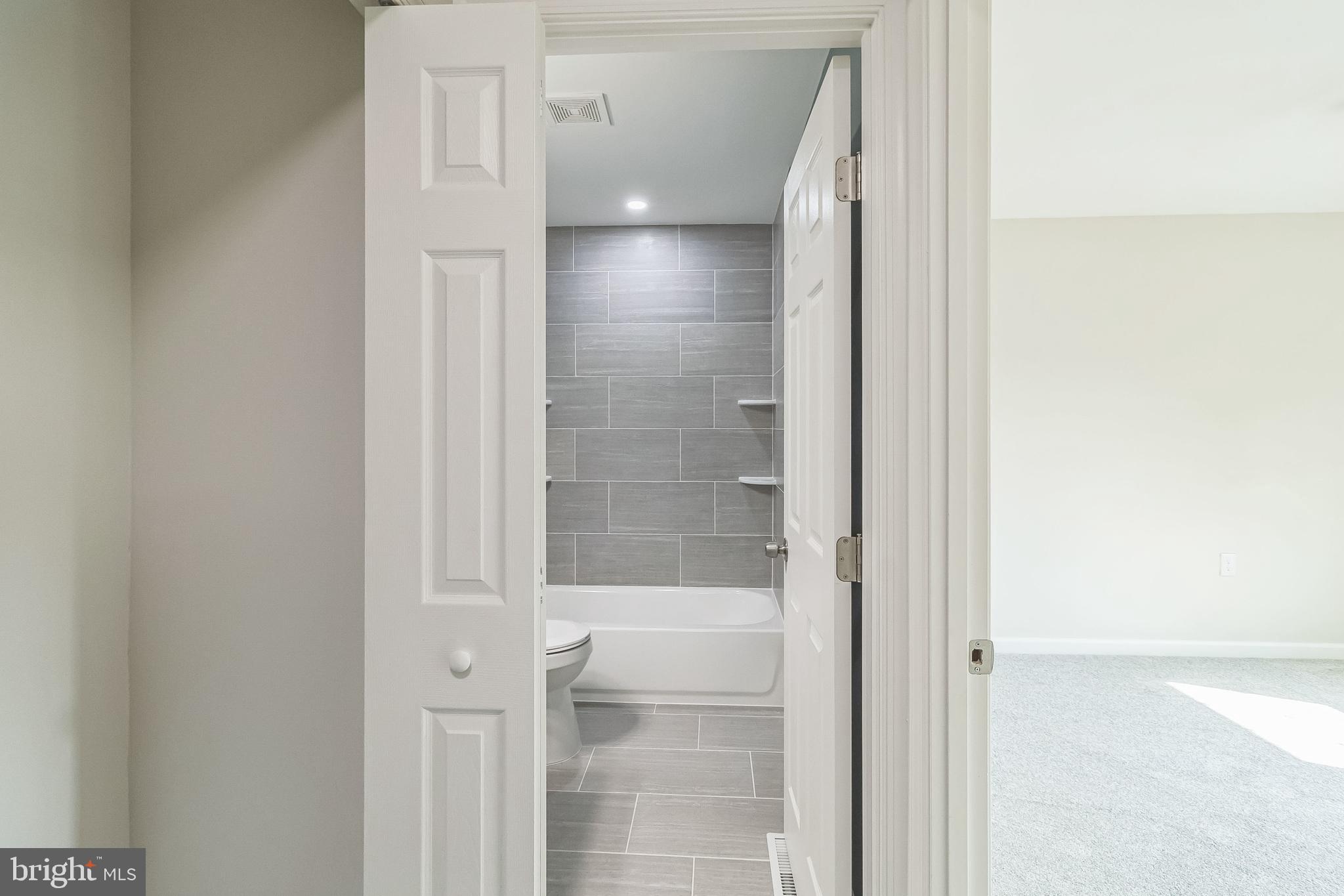 SUSSEX SQUARE CONDO - Residential