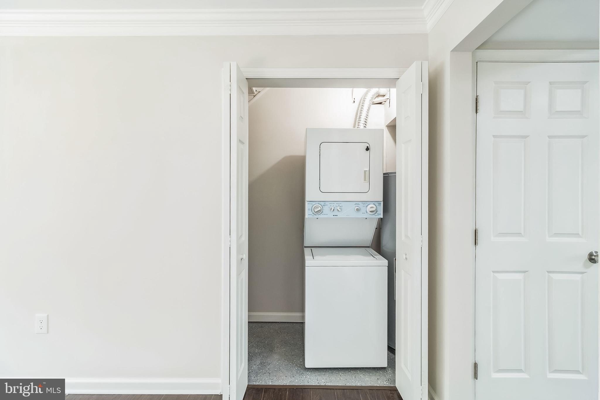 SUSSEX SQUARE CONDO - Residential