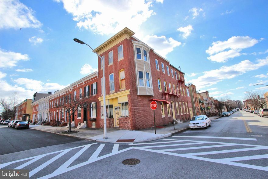 PRIME CANTON LOCATION (SHELL) THIS PROPERTY IS THE BIGGEST FOOTPRINT IN CANTON.  END UNIT 4 STORY TOWN HOME IS 5000 SQ. FEET INCLUDING THE BASEMENT 19 X 75  NO BUMP OUT NEEDED. TONS OF POTENTIAL AWAITS YOU. BRING YOUR VISION & YOUR CONTRACTOR TO THIS ONE AND MAKE IT YOUR DREAM HOME.  STEPS FROM THE SQUARE &  CANTON WATERFRONT.  *****OFFER PENDING*****