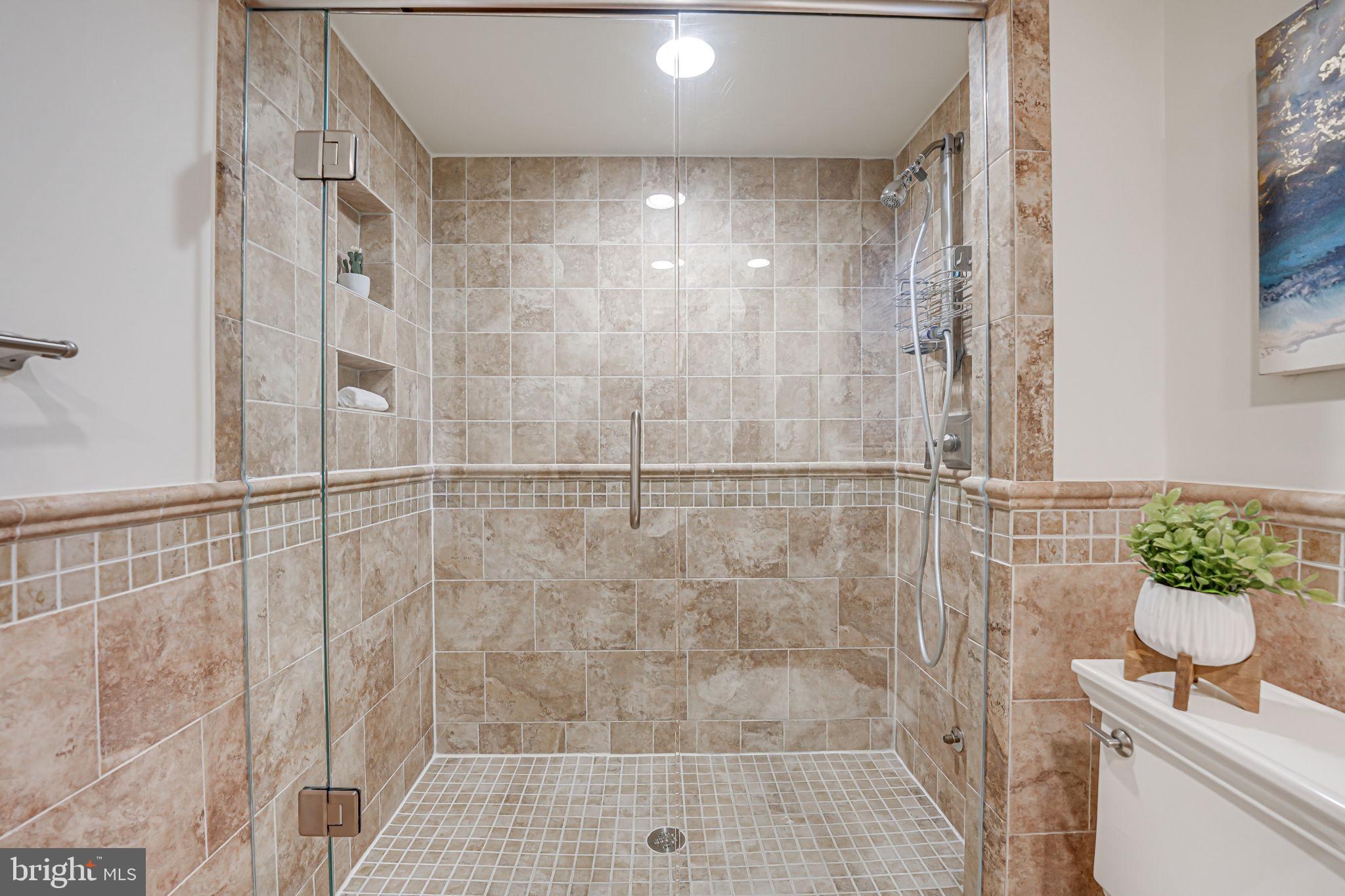 LANGLEY OAKS - Residential