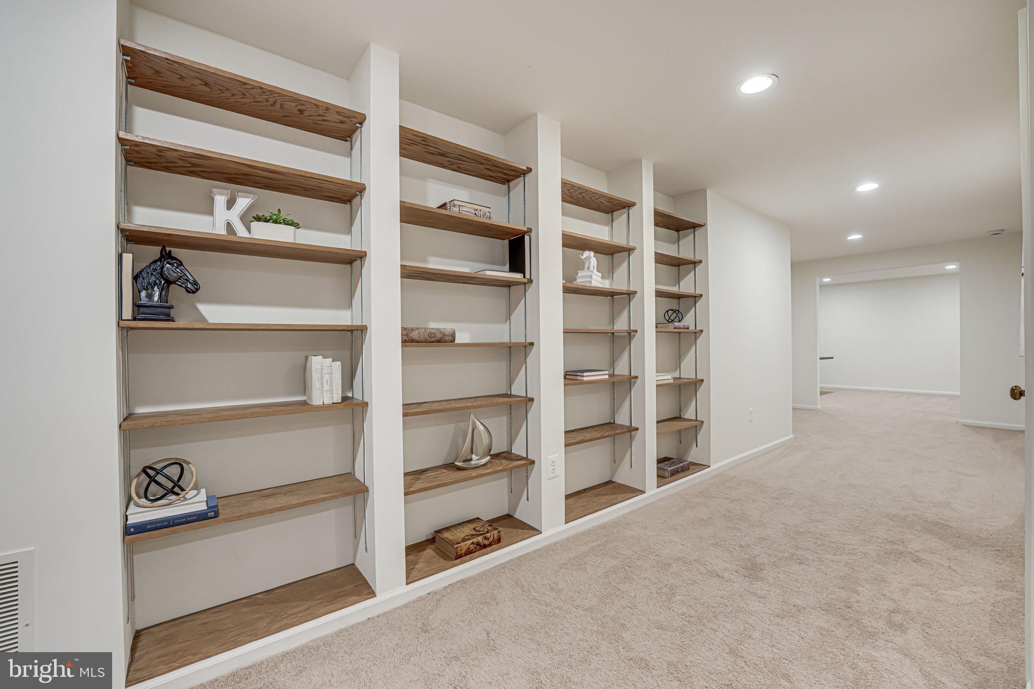 LANGLEY OAKS - Residential