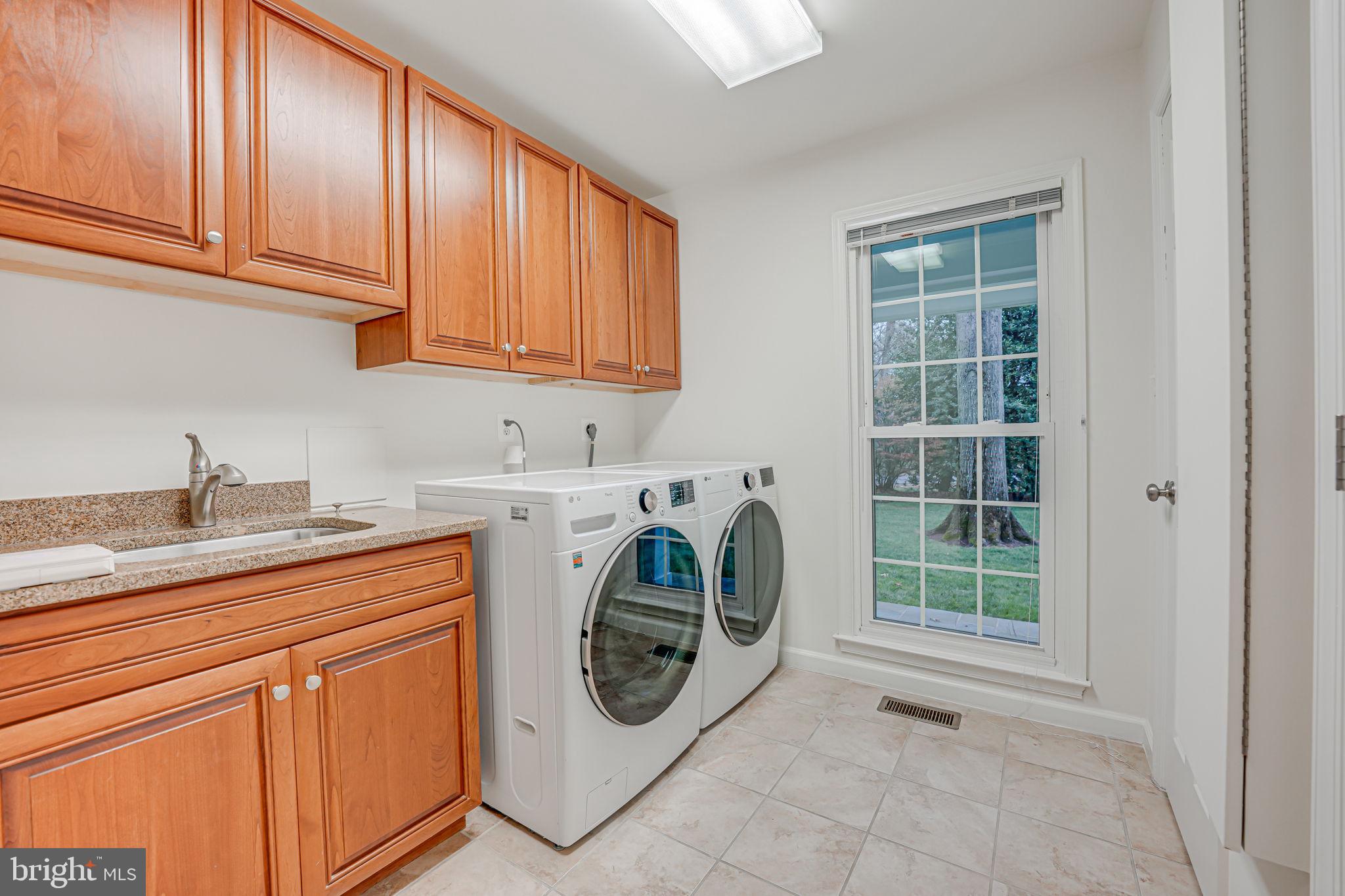 LANGLEY OAKS - Residential