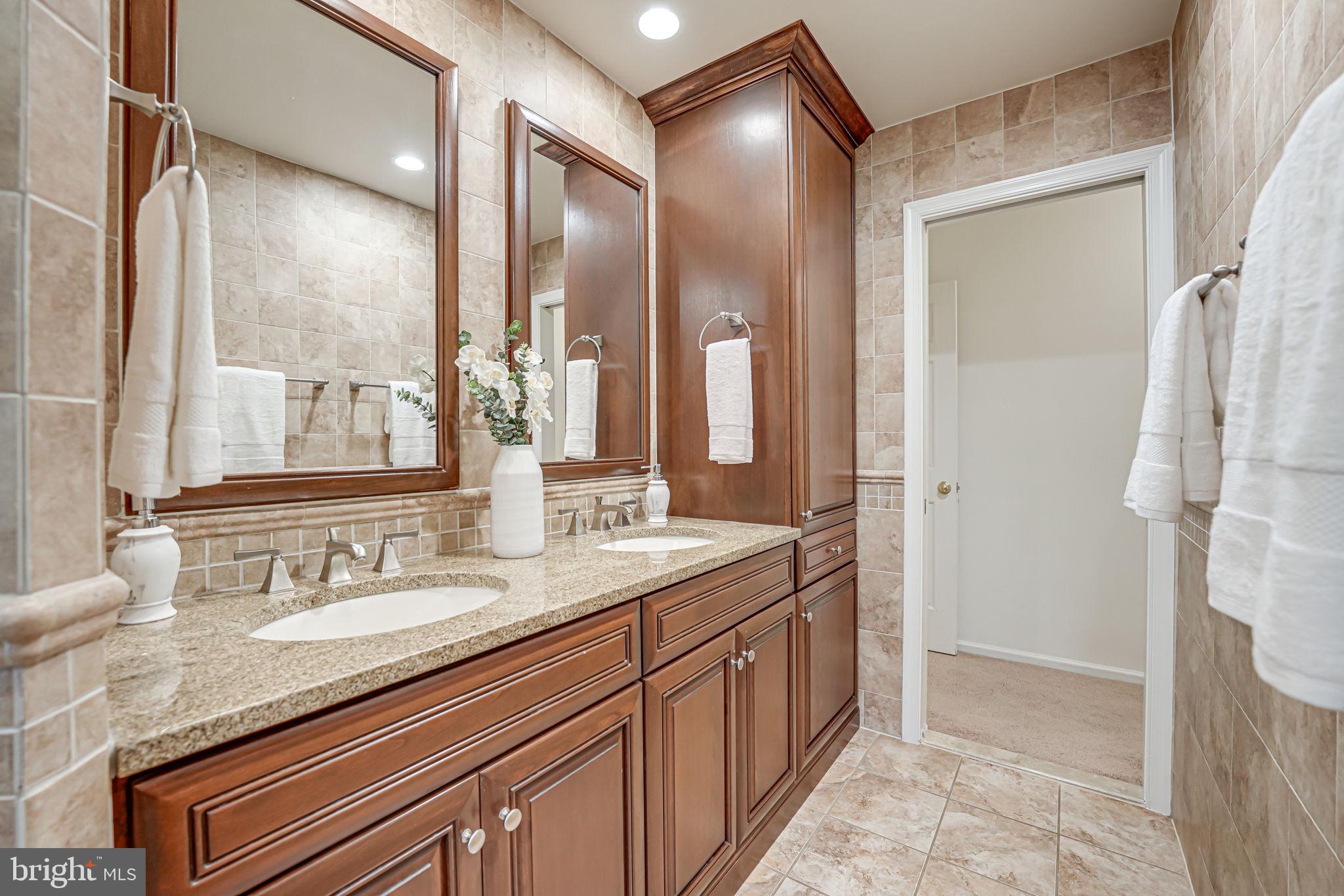 LANGLEY OAKS - Residential