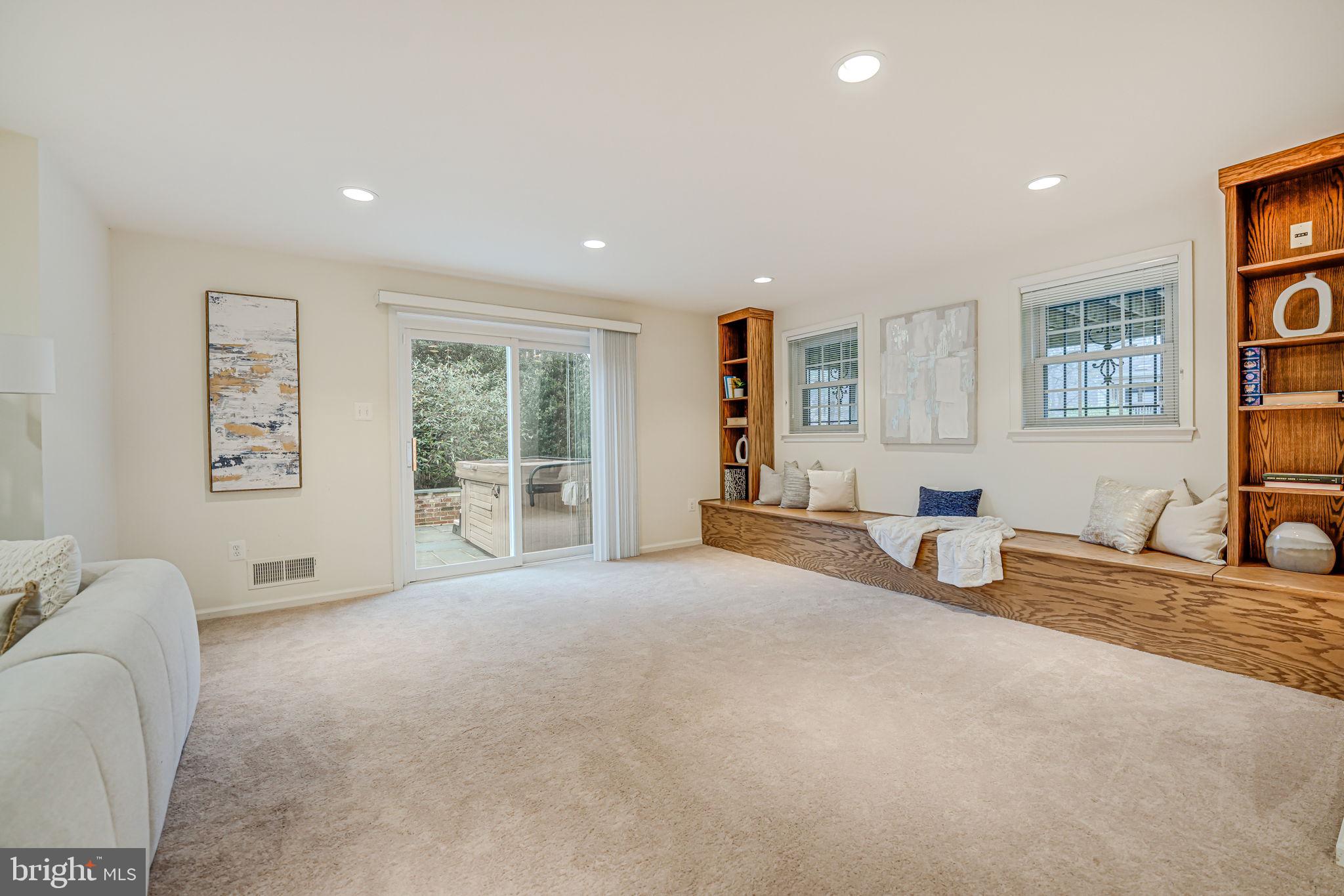 LANGLEY OAKS - Residential