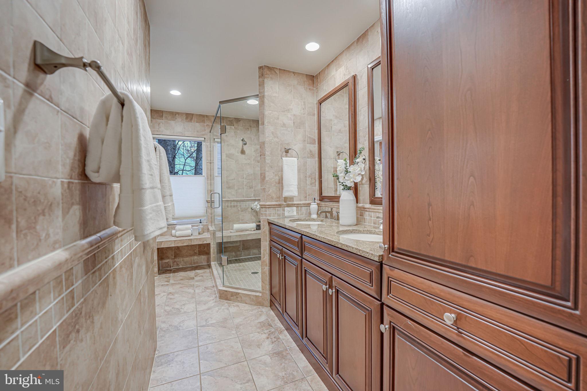 LANGLEY OAKS - Residential