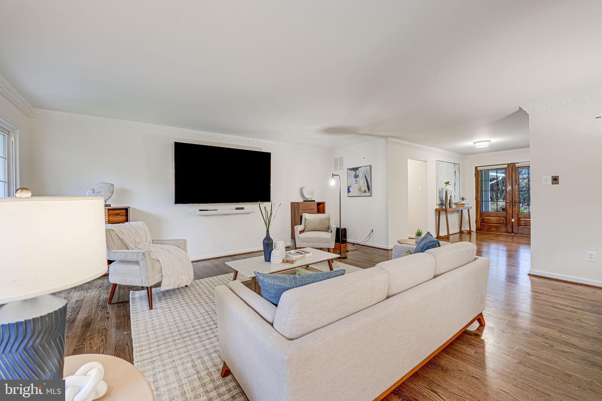 LANGLEY OAKS - Residential