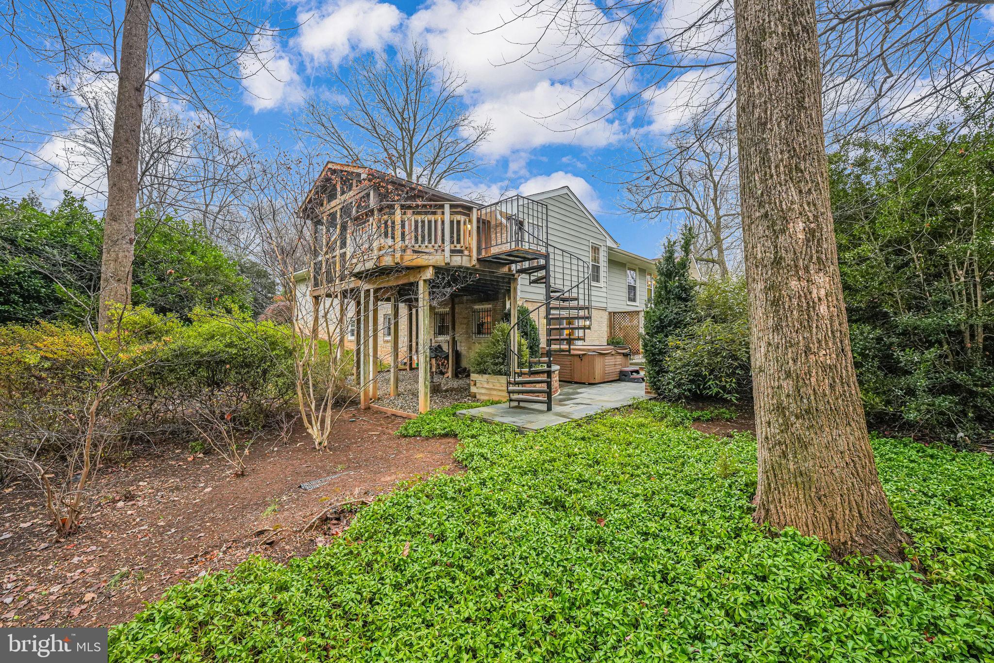 LANGLEY OAKS - Residential