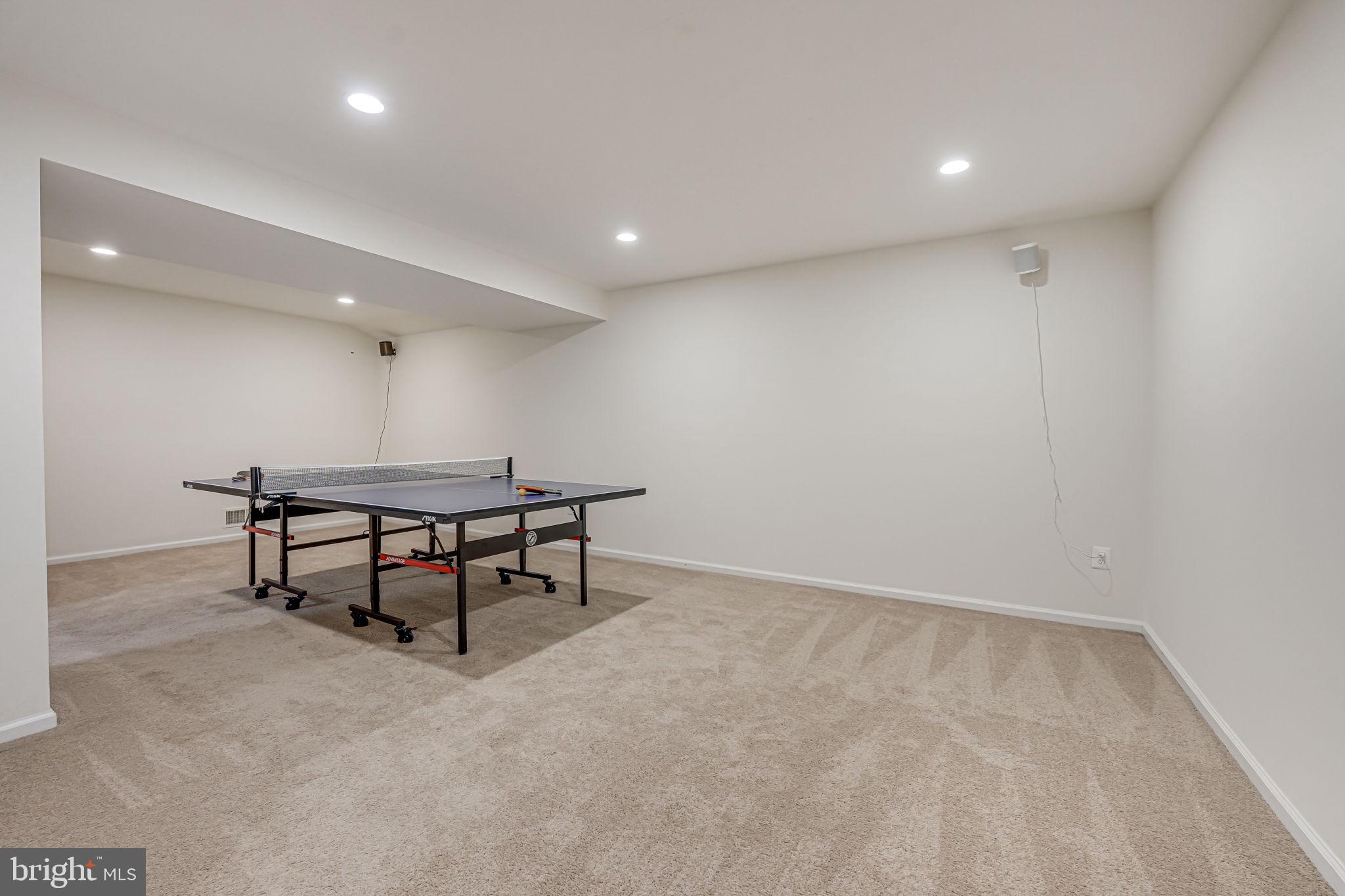 LANGLEY OAKS - Residential