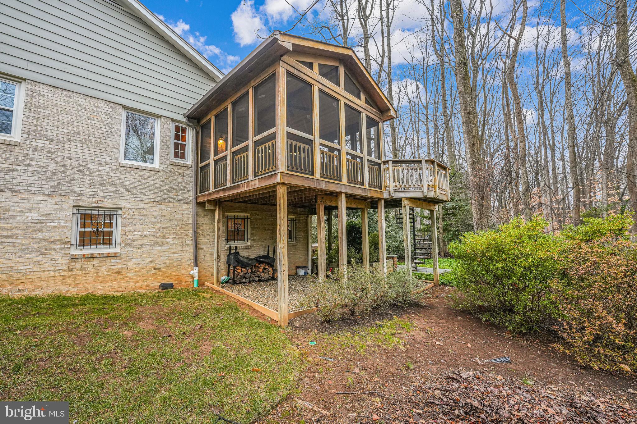 LANGLEY OAKS - Residential