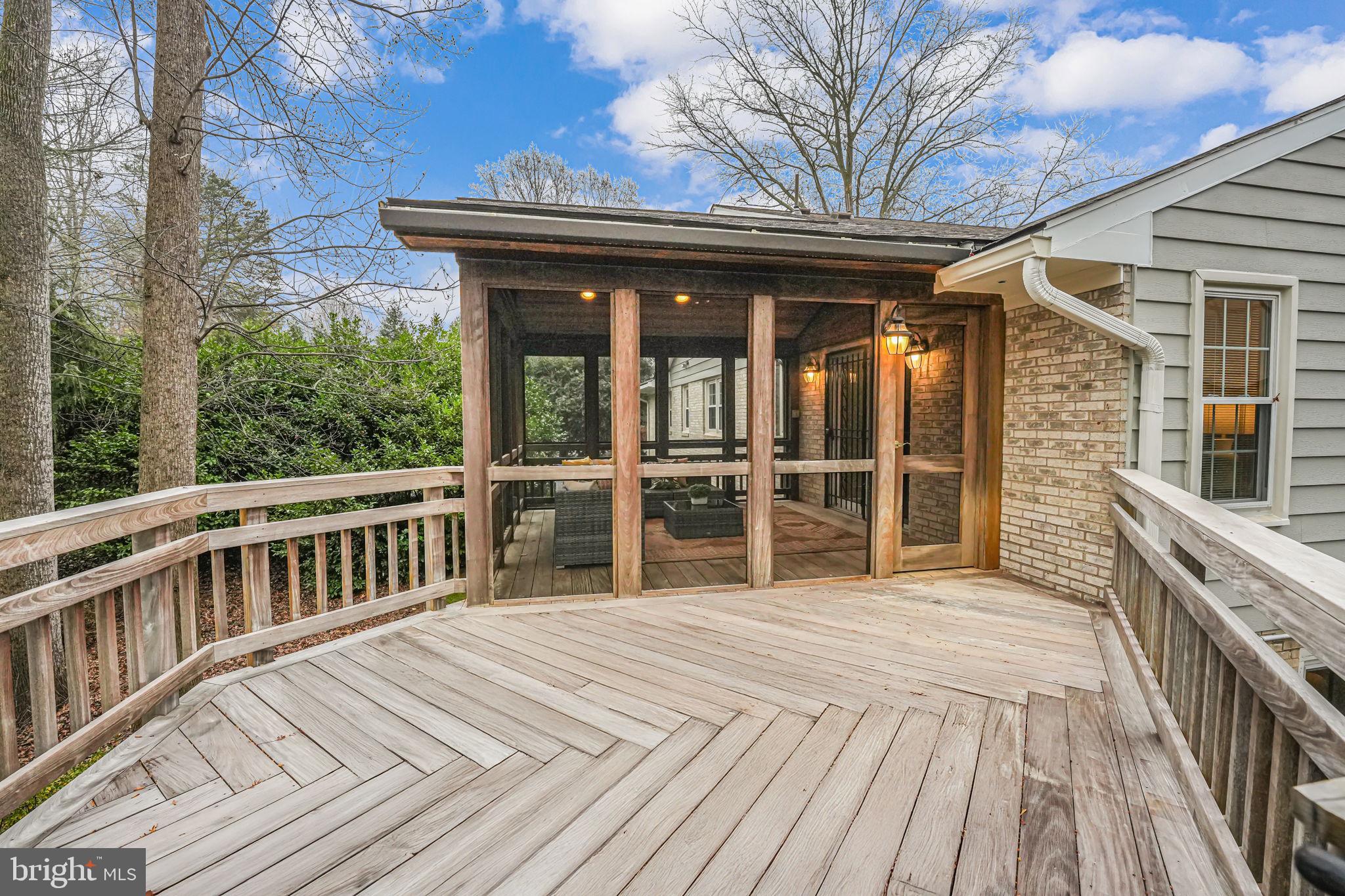 LANGLEY OAKS - Residential