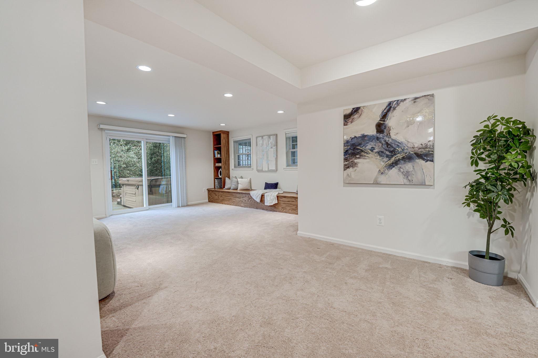 LANGLEY OAKS - Residential