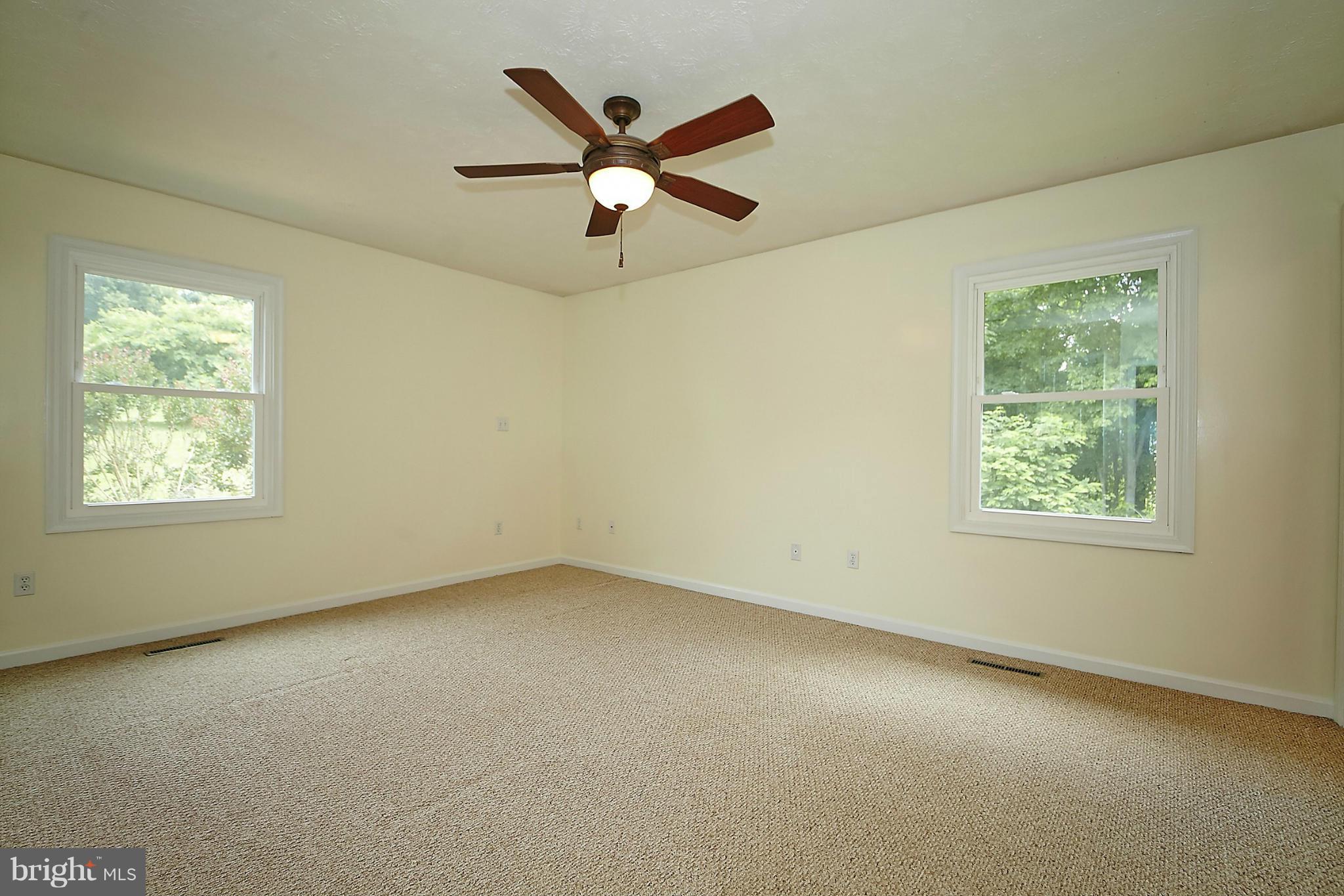 STONEWOOD MANOR - Residential