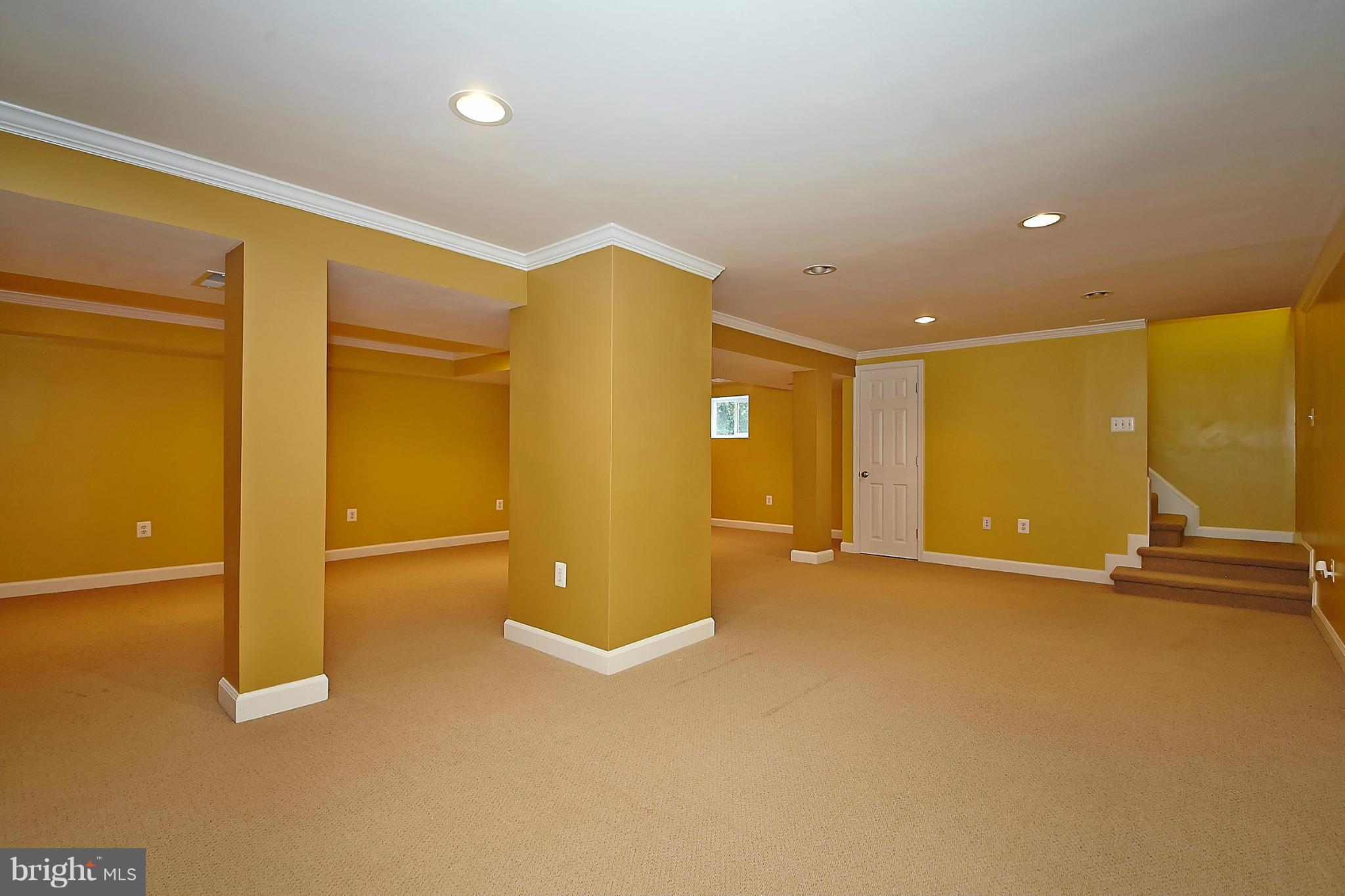 STONEWOOD MANOR - Residential