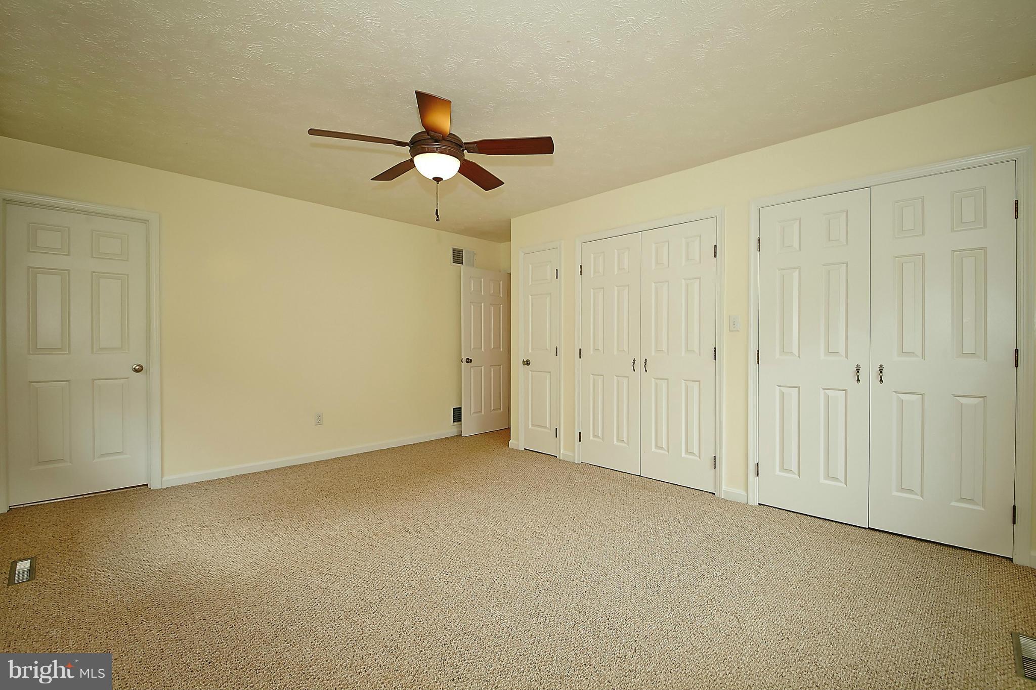 STONEWOOD MANOR - Residential