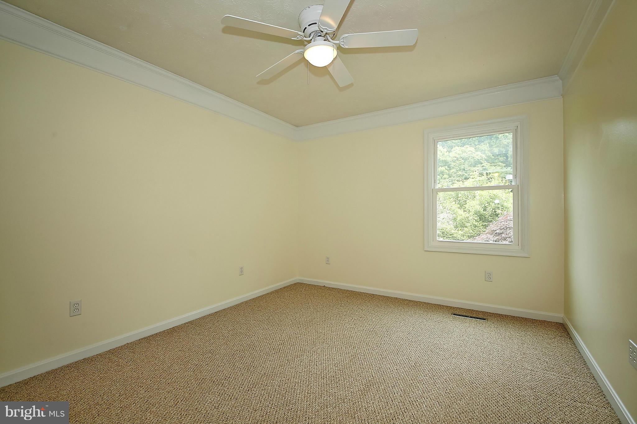 STONEWOOD MANOR - Residential