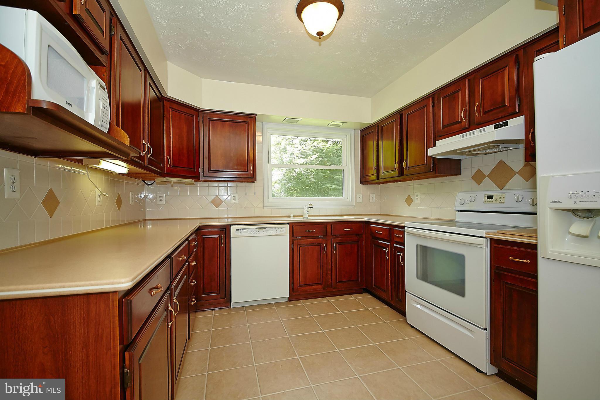 STONEWOOD MANOR - Residential