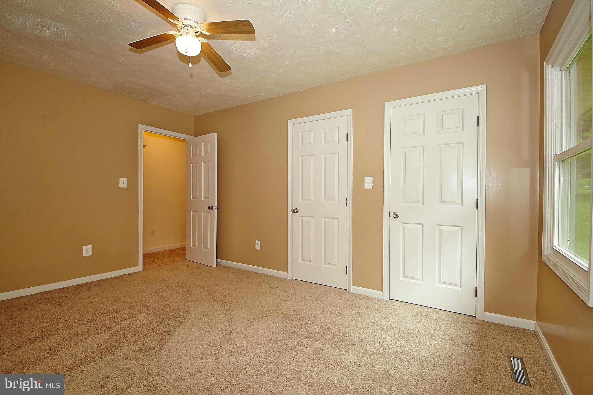 STONEWOOD MANOR - Residential