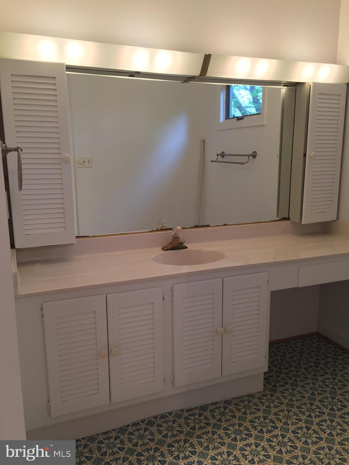 YORKTOWN - Residential Lease