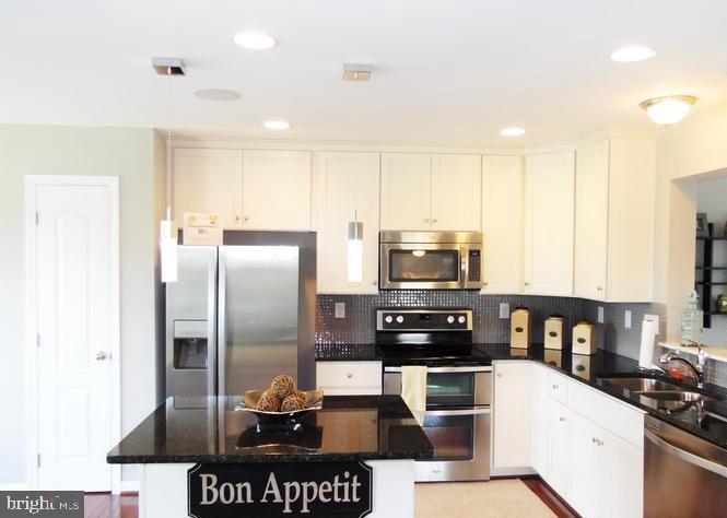 STONEBROOK VILLAGE - Residential