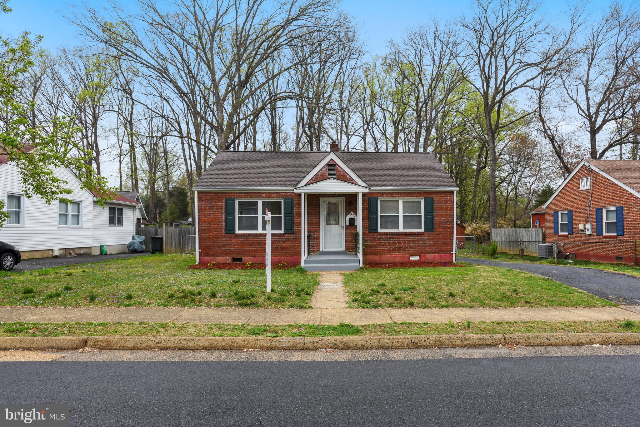 FAIRFAX WOODS - Residential