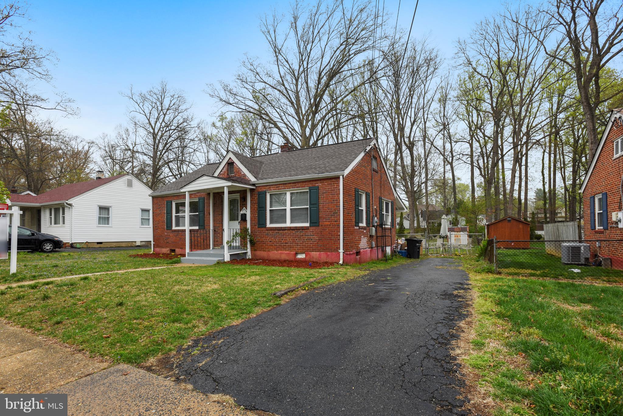 FAIRFAX WOODS - Residential