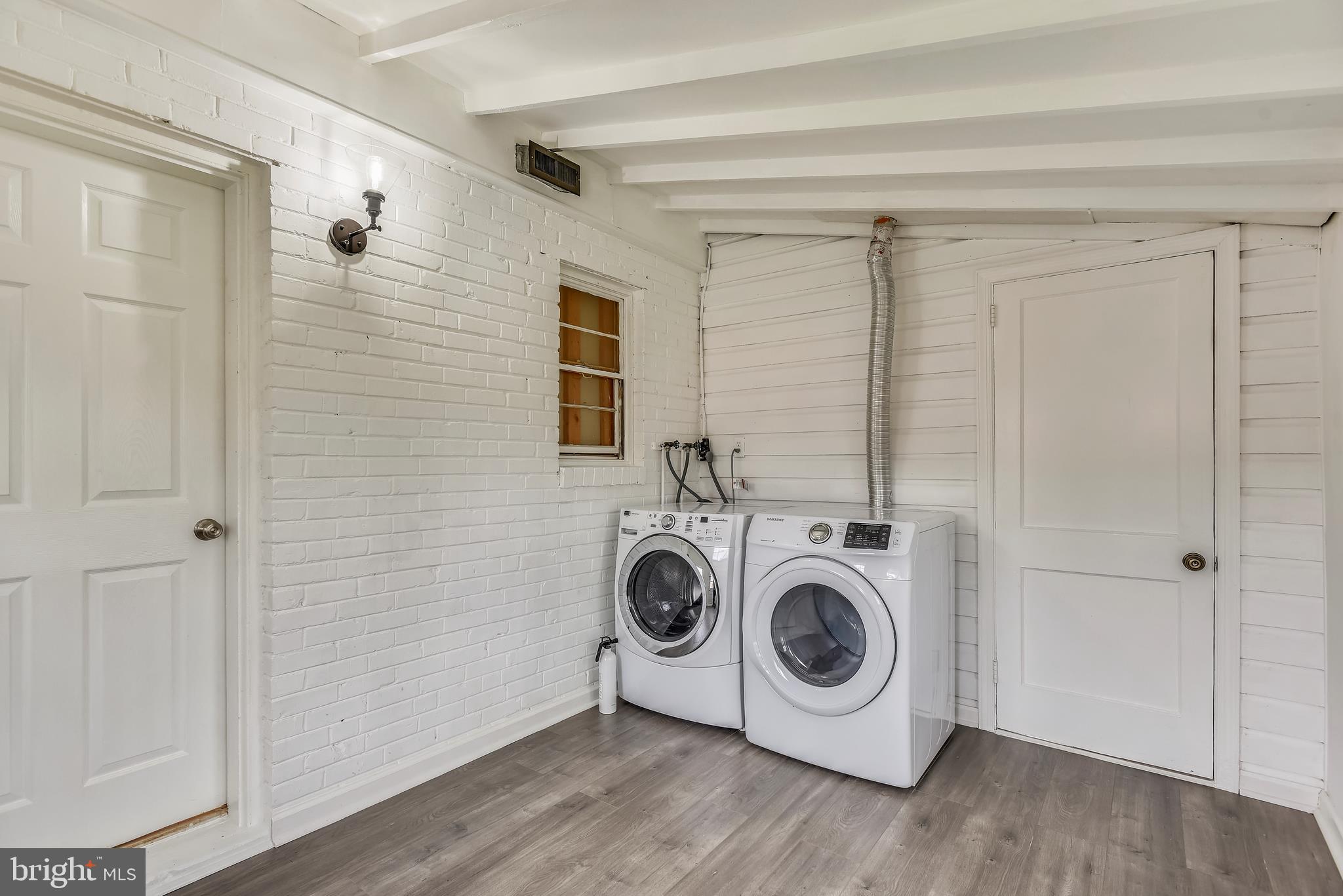 FAIRFAX WOODS - Residential