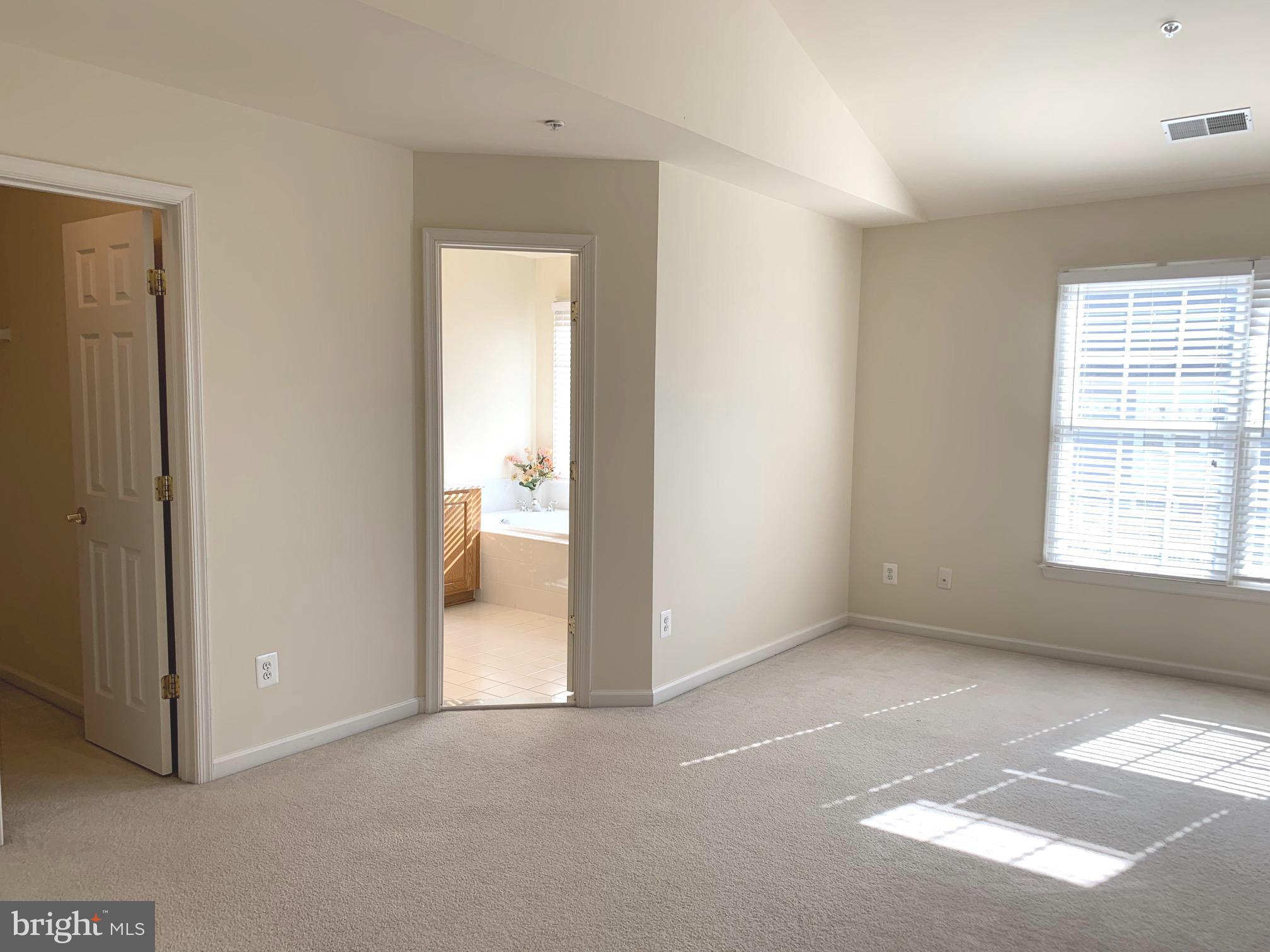 KING FARM BAILEYS COMMON - Residential