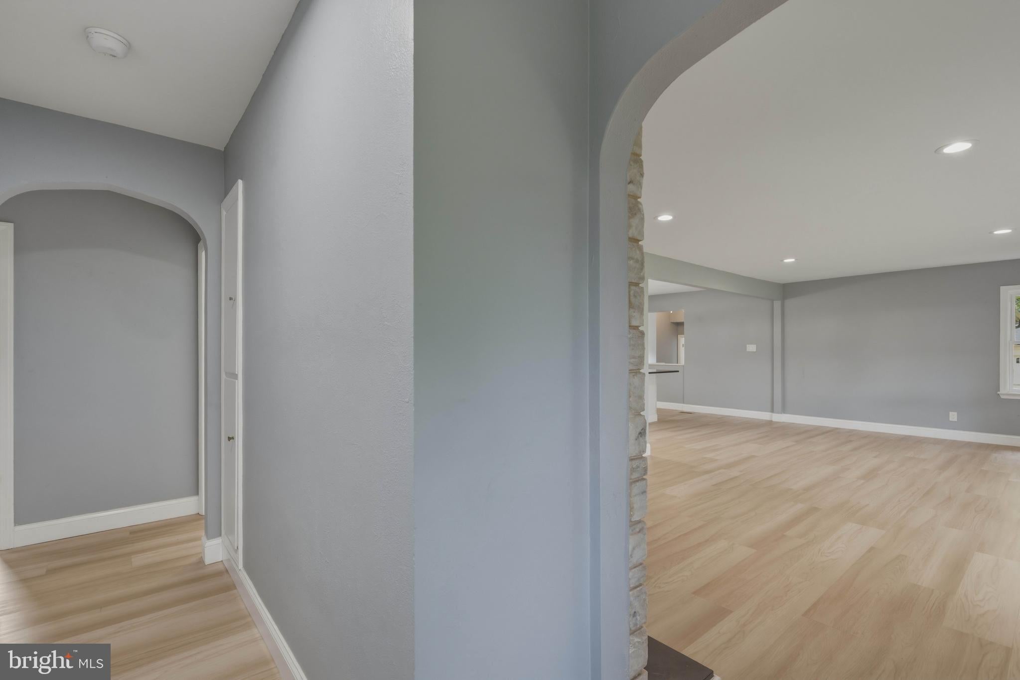 559 CHESTNUT TERRACE - Photo 4