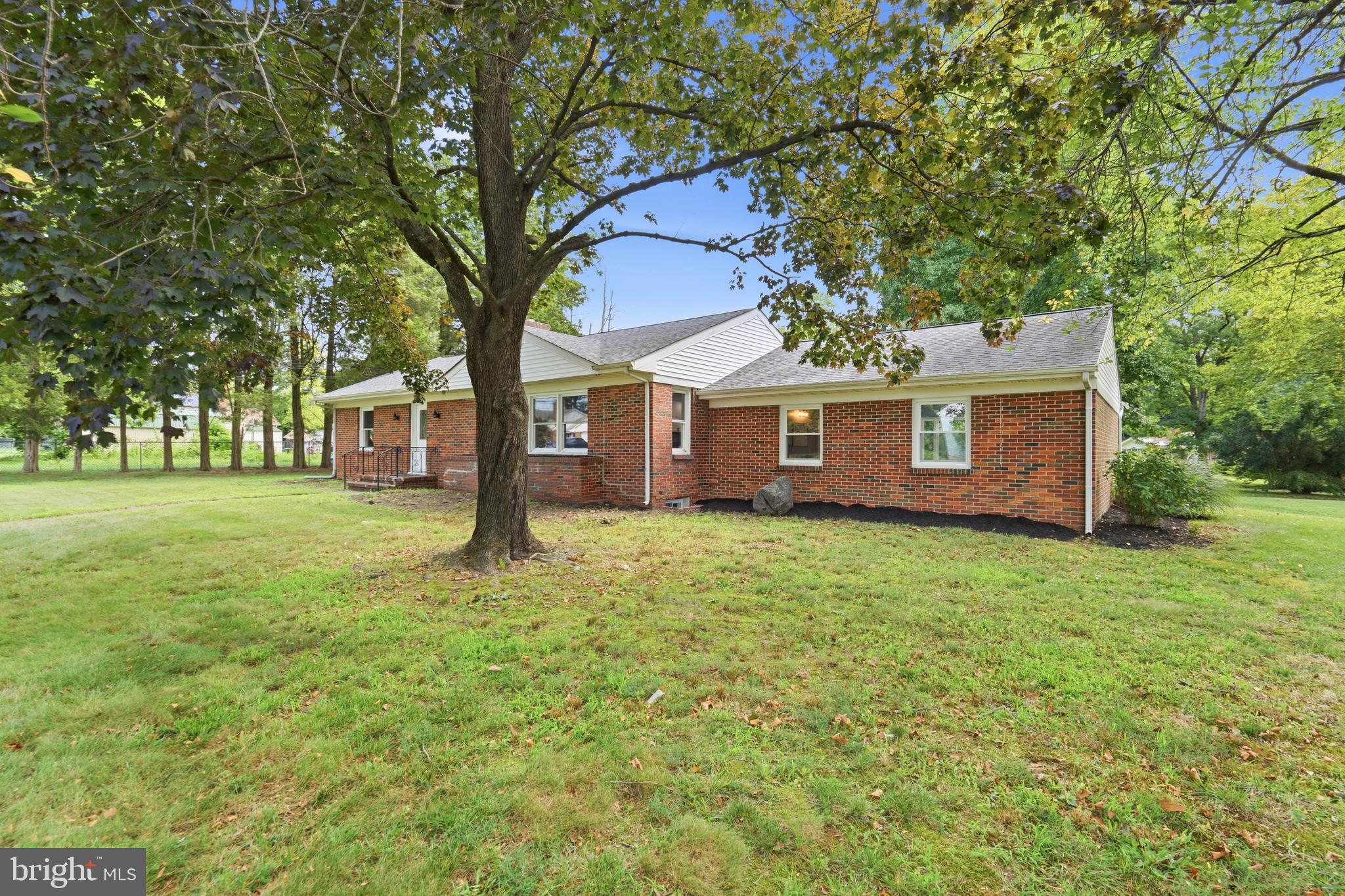 559 CHESTNUT TERRACE - Photo 2