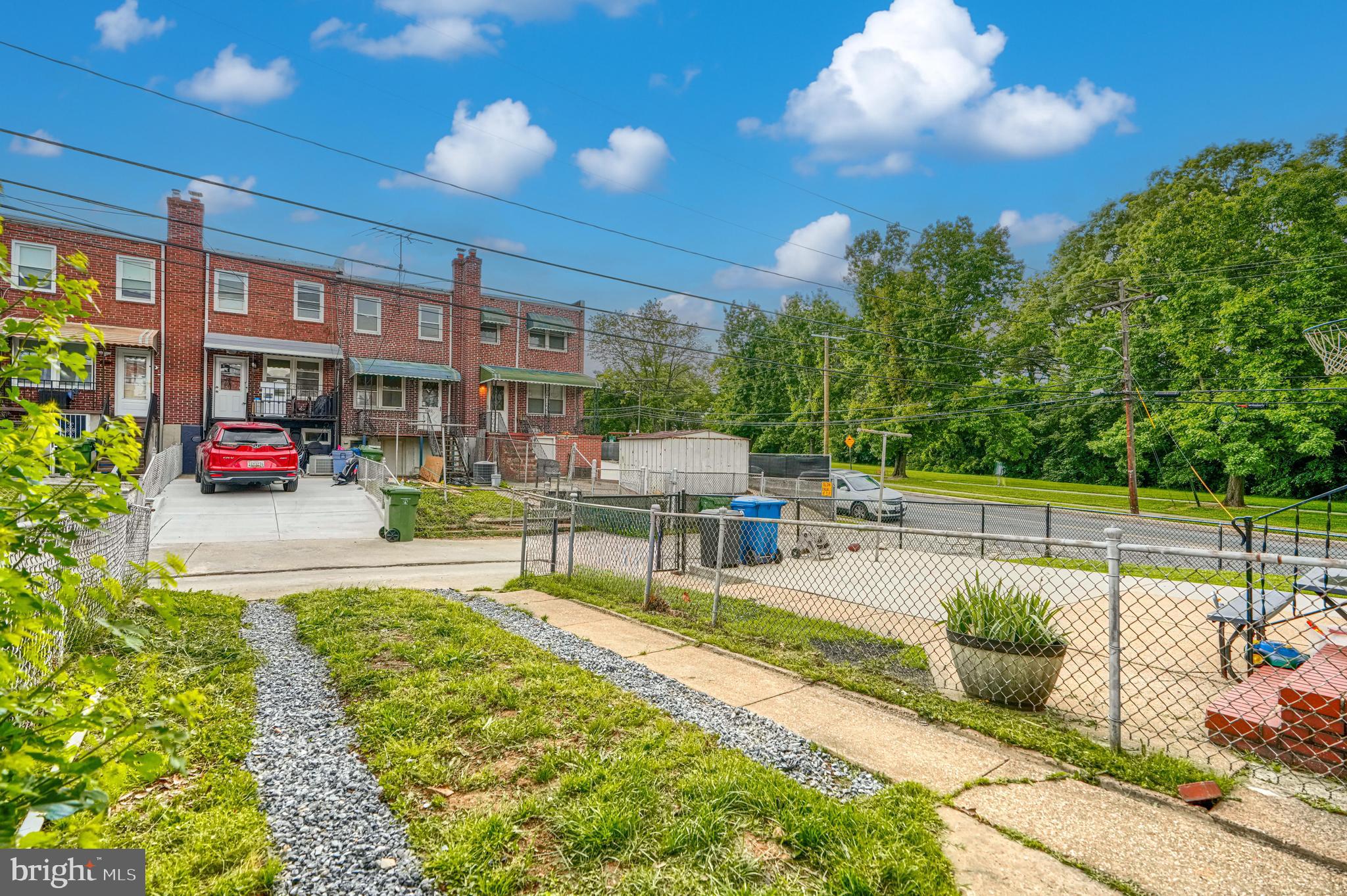 EASTWOOD - Residential