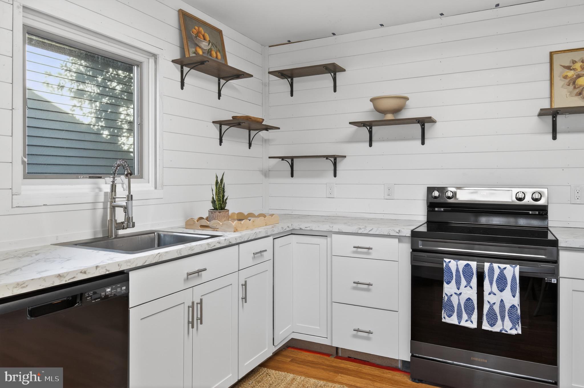 GEORGETOWN GROVE - Residential