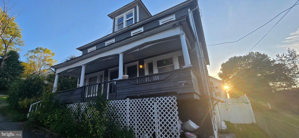 Photo of 126 Rear Oak Street 1/2, NANTICOKE, PA 18634 (MLS # PALU2002626)