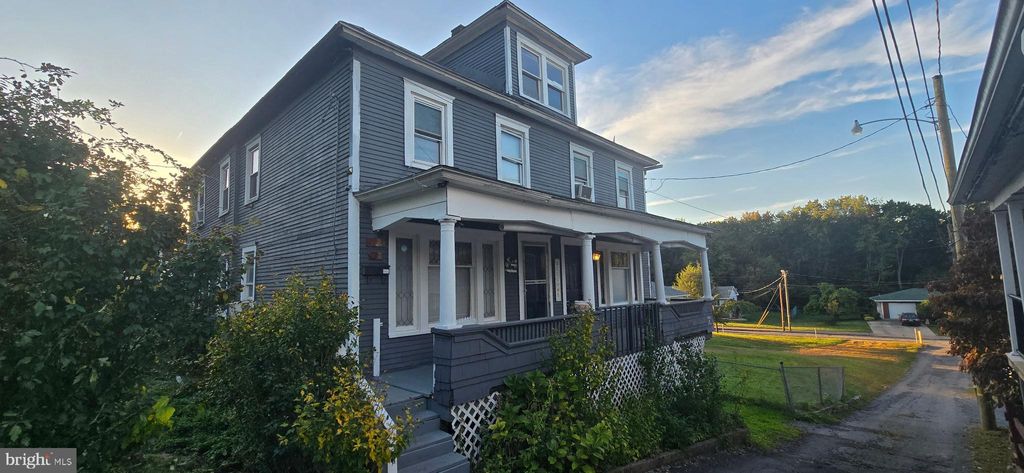 Photo of 126 Rear Oak Street 1/2, NANTICOKE, PA 18634 (MLS # PALU2002626)