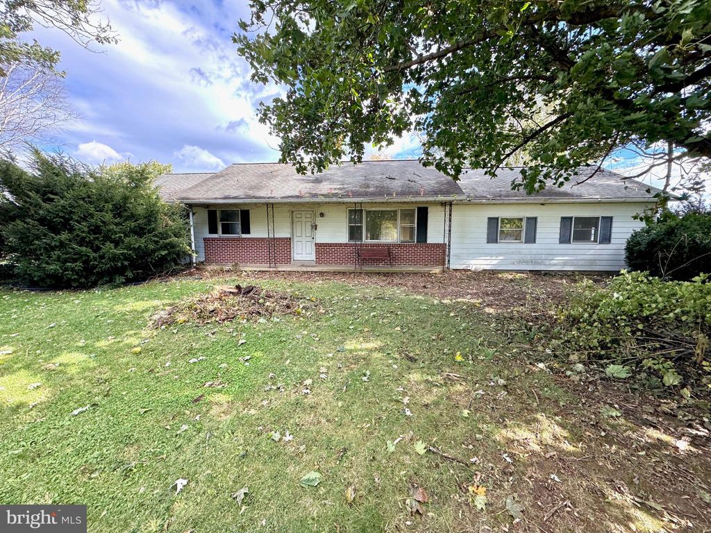 Photo of 2005 Yordys Bridge Road, ANNVILLE, PA 17003 (MLS # PALN2023396)