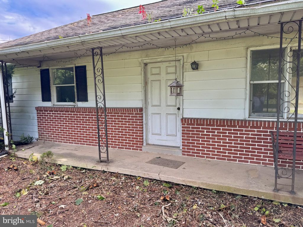 Photo of 2005 Yordys Bridge Road, ANNVILLE, PA 17003 (MLS # PALN2023396)