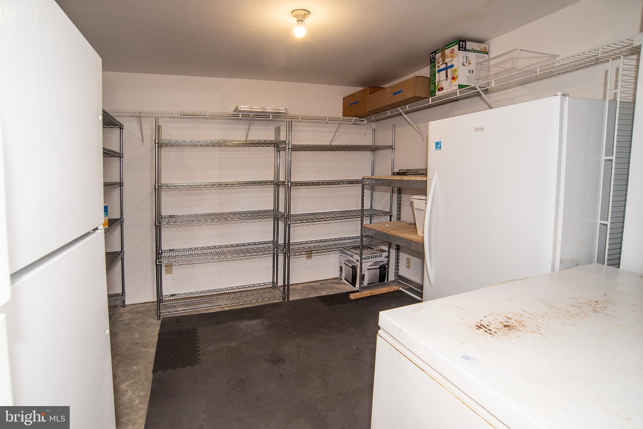 CLAYBURNE WOODS - Residential