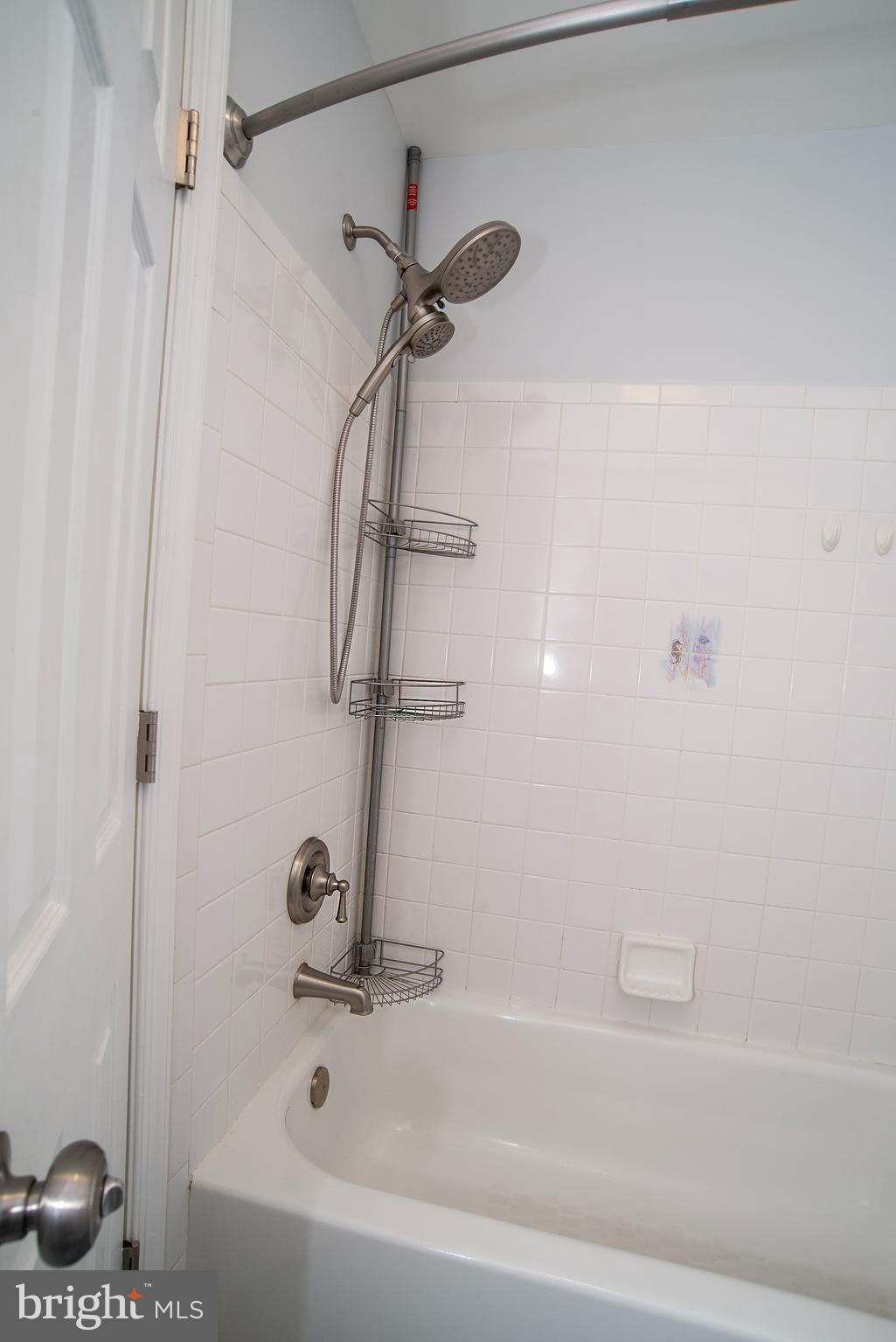 CLAYBURNE WOODS - Residential