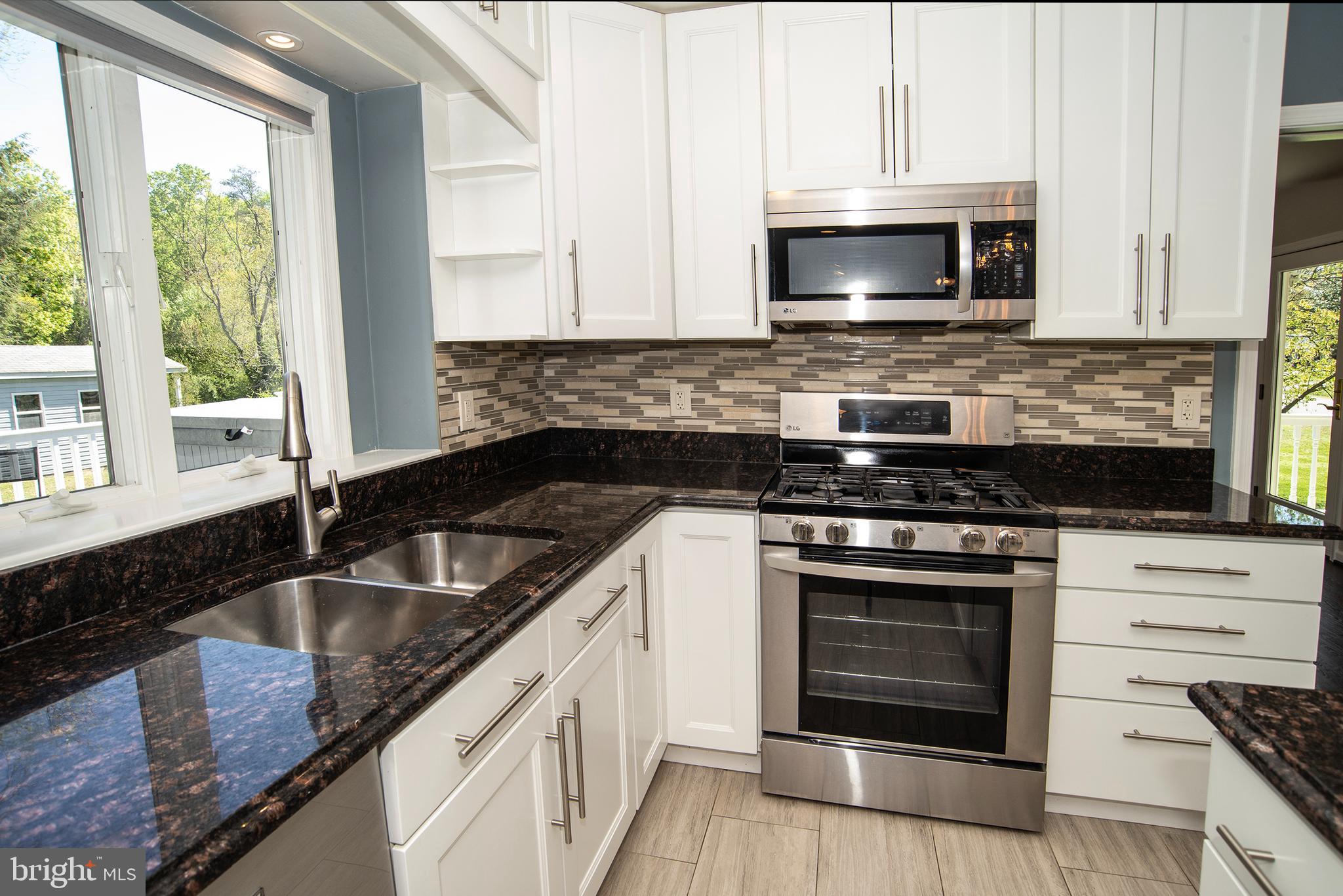 CLAYBURNE WOODS - Residential