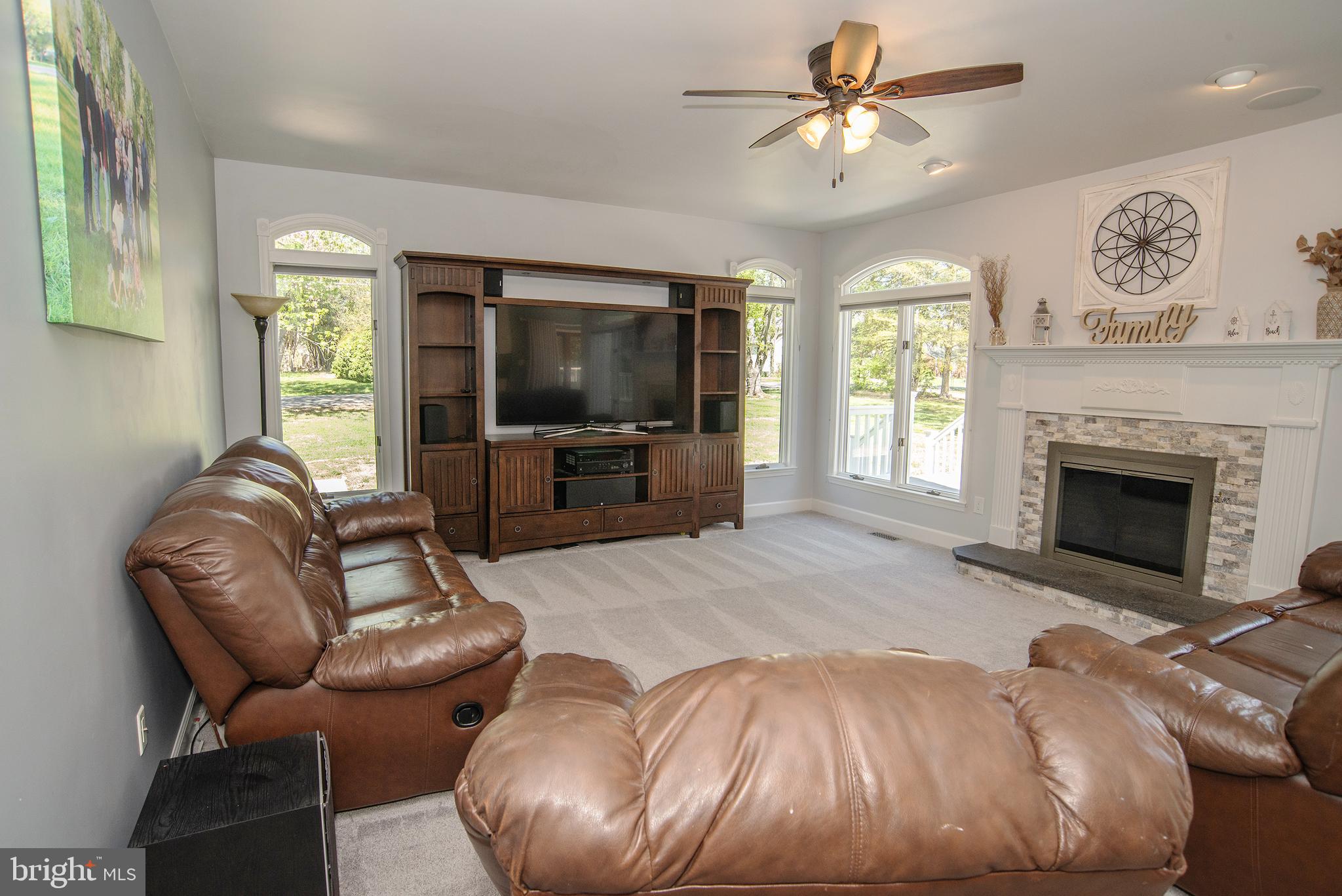 CLAYBURNE WOODS - Residential