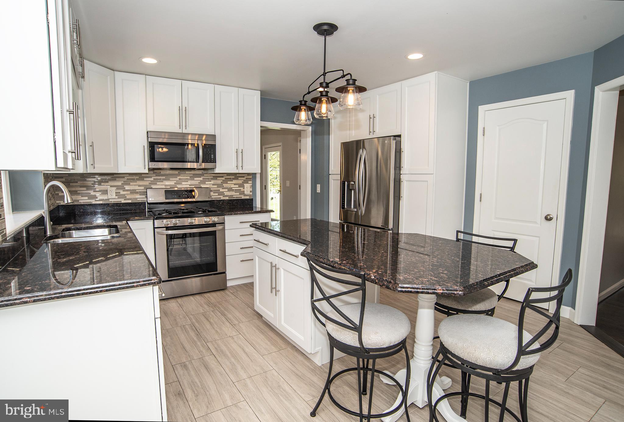 CLAYBURNE WOODS - Residential