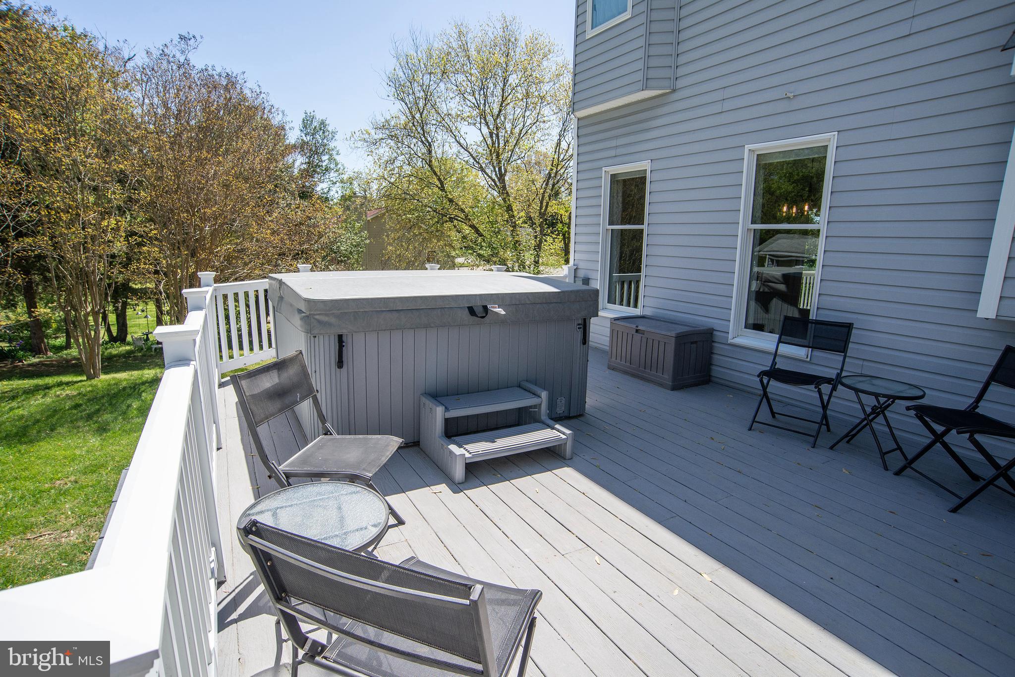 CLAYBURNE WOODS - Residential