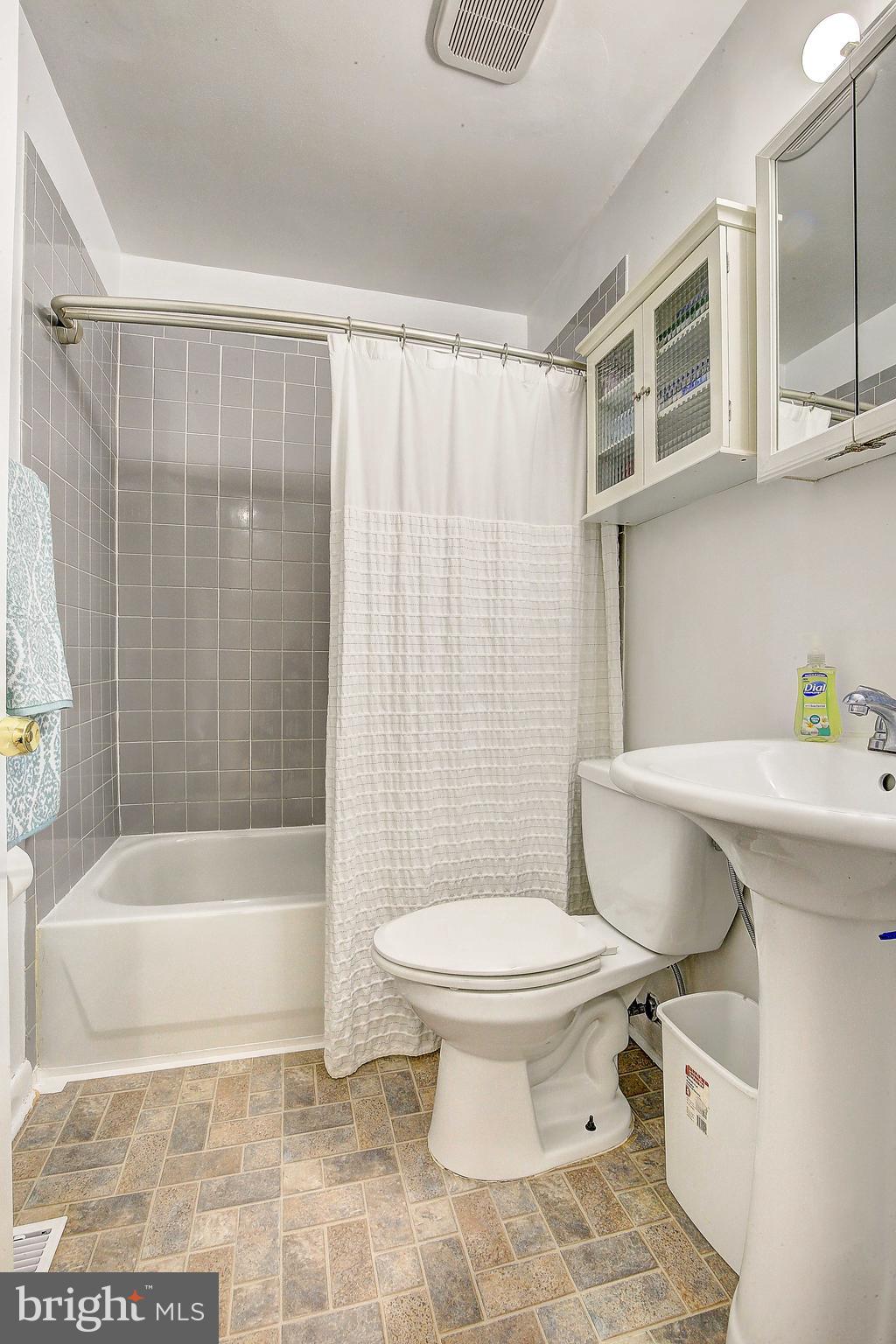 MAPLE RIDGE - Residential