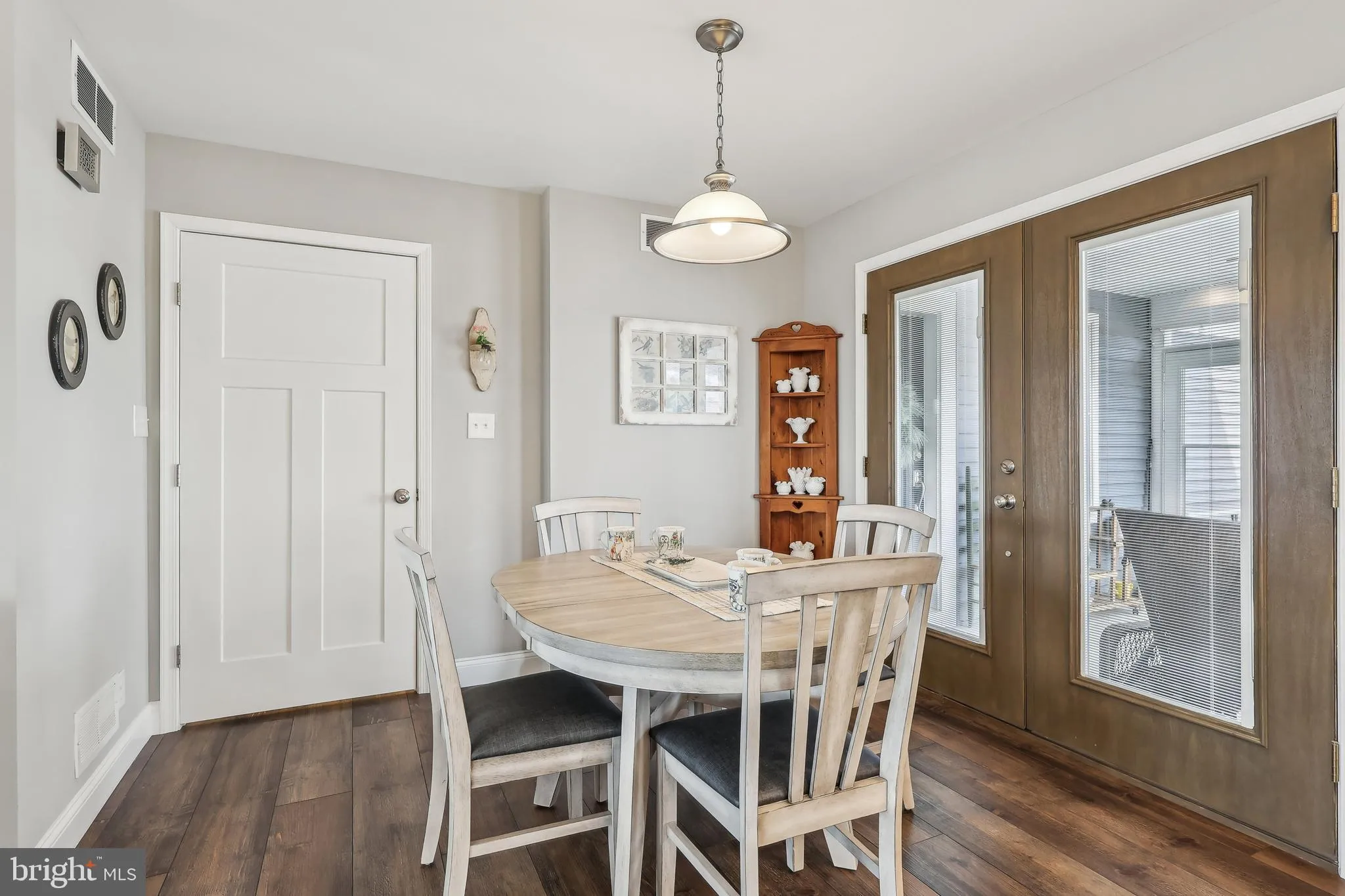 Bridgeton, New Jersey 08302, United States, 4 Bedrooms Bedrooms, ,3 BathroomsBathrooms,Residential,Pending,89315