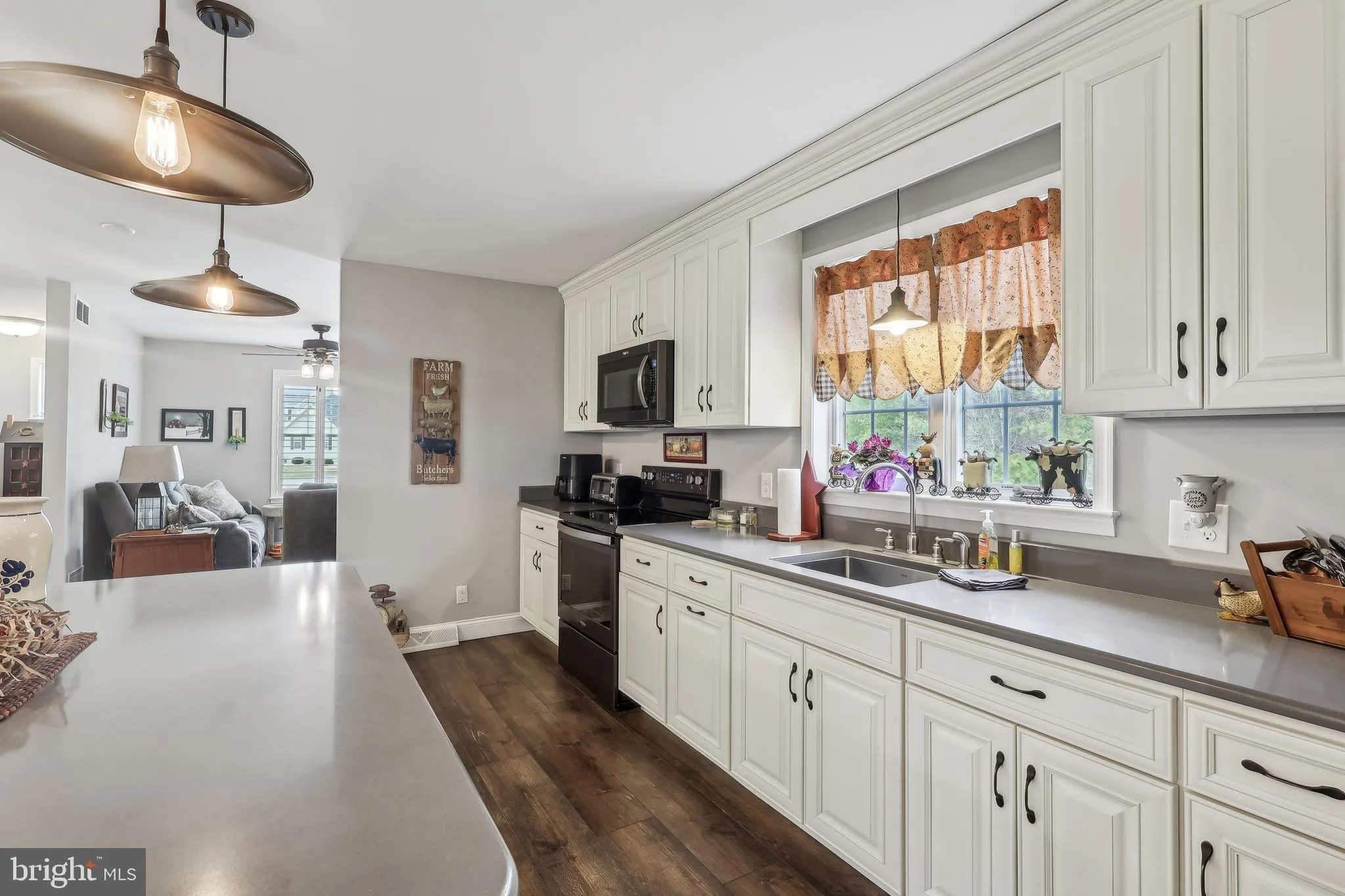 Bridgeton, New Jersey 08302, United States, 4 Bedrooms Bedrooms, ,3 BathroomsBathrooms,Residential,Pending,89315