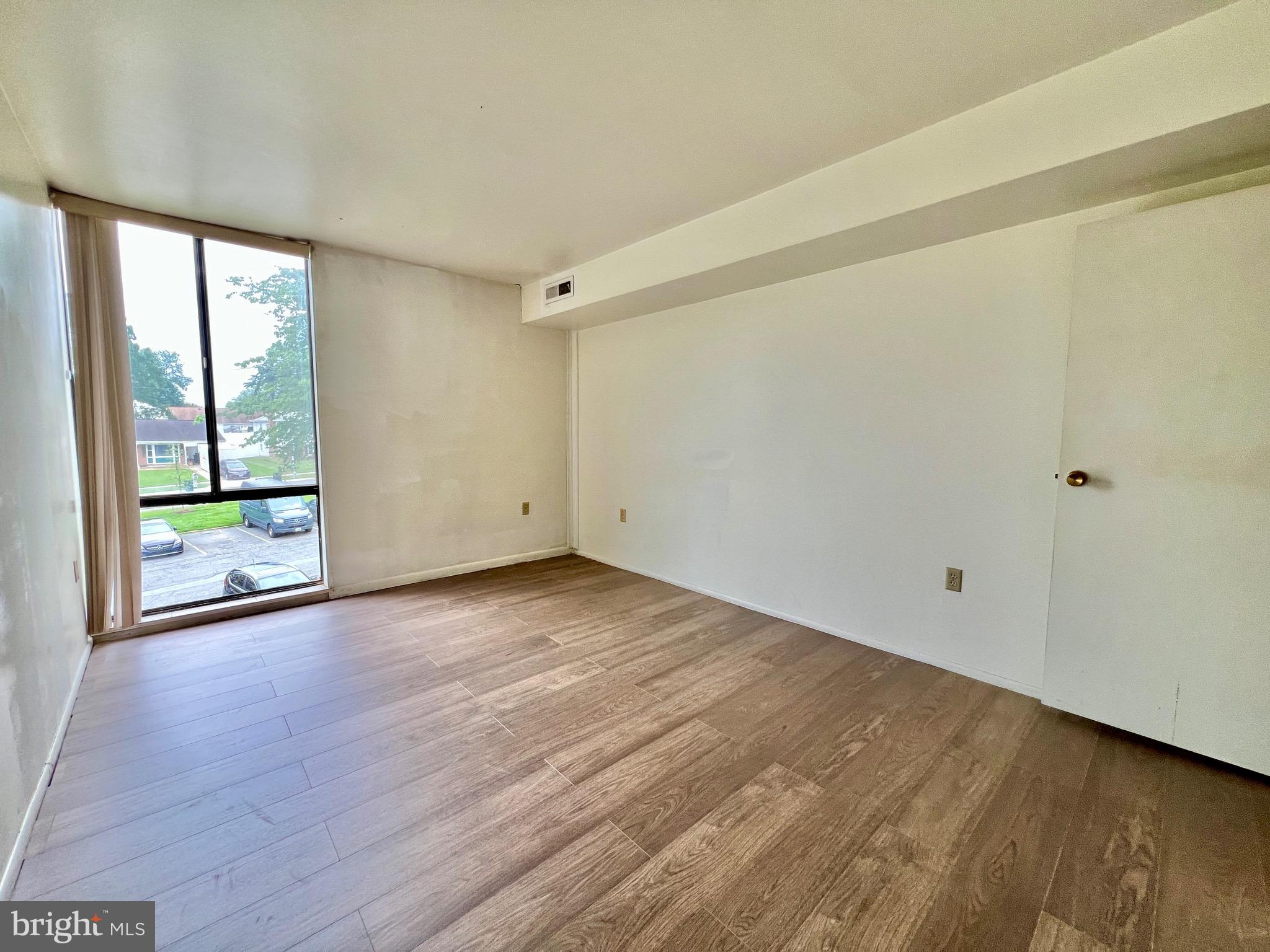 CHELSEA WOODS CONDO - Residential