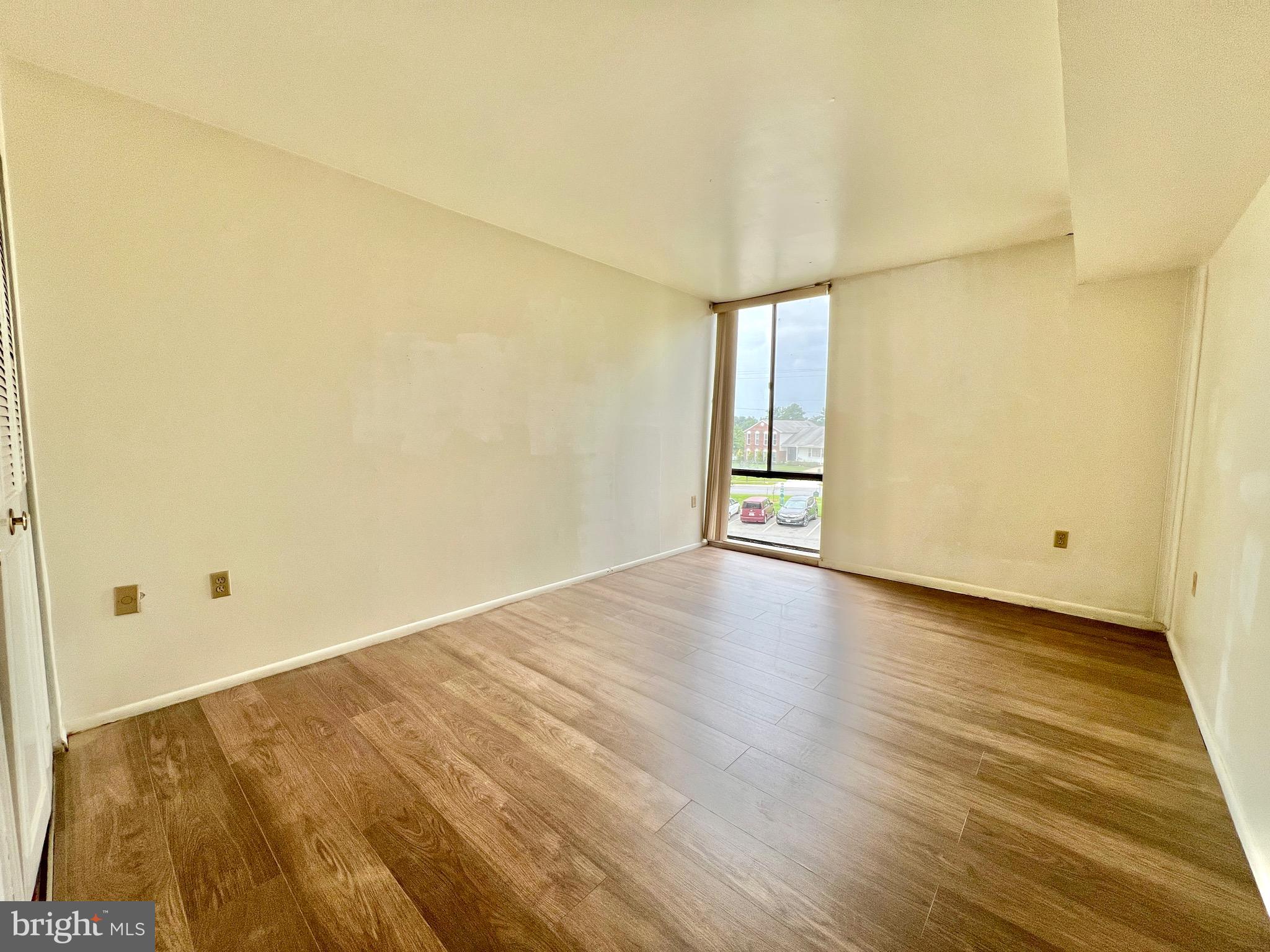 CHELSEA WOODS CONDO - Residential