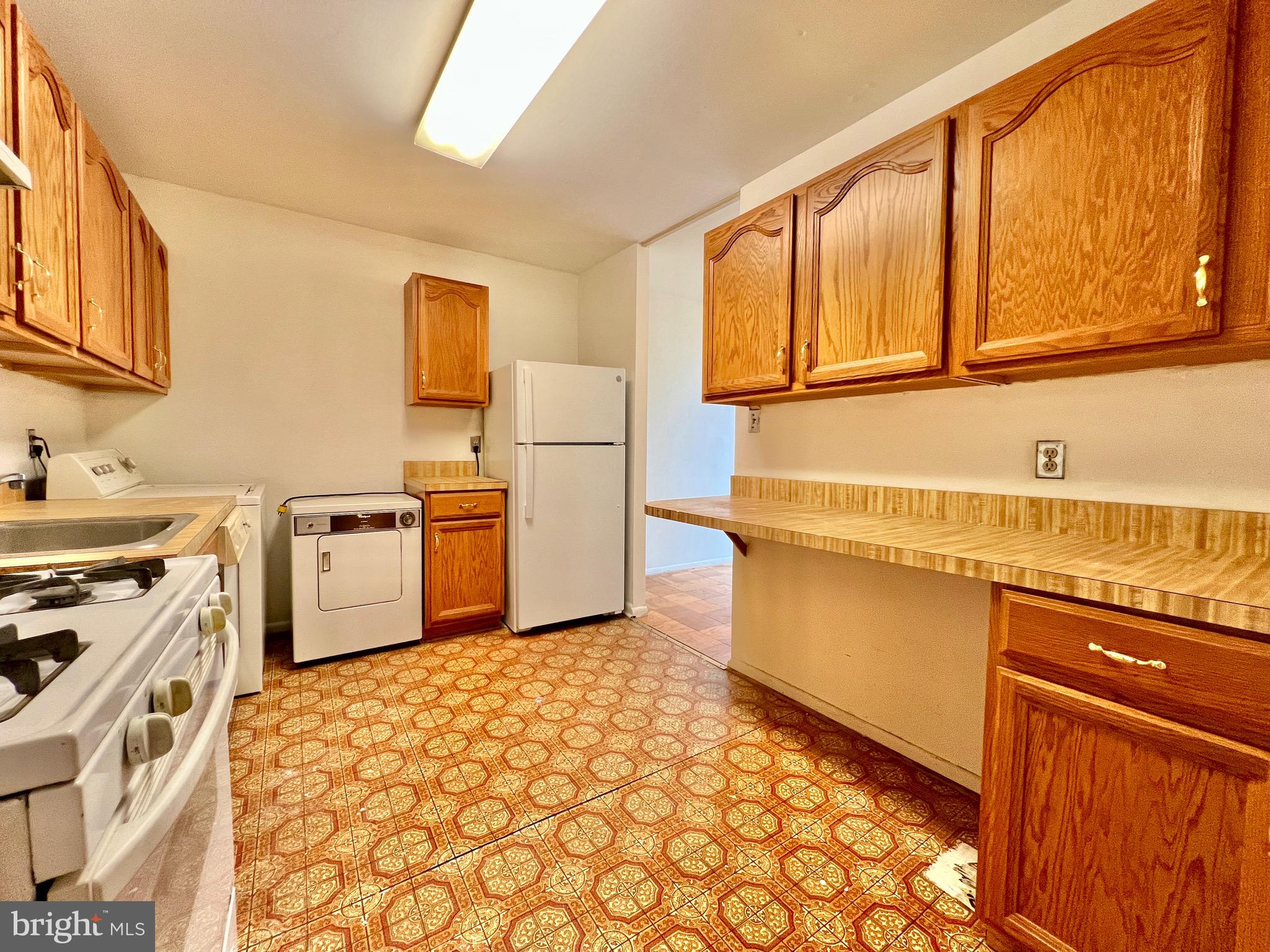 CHELSEA WOODS CONDO - Residential