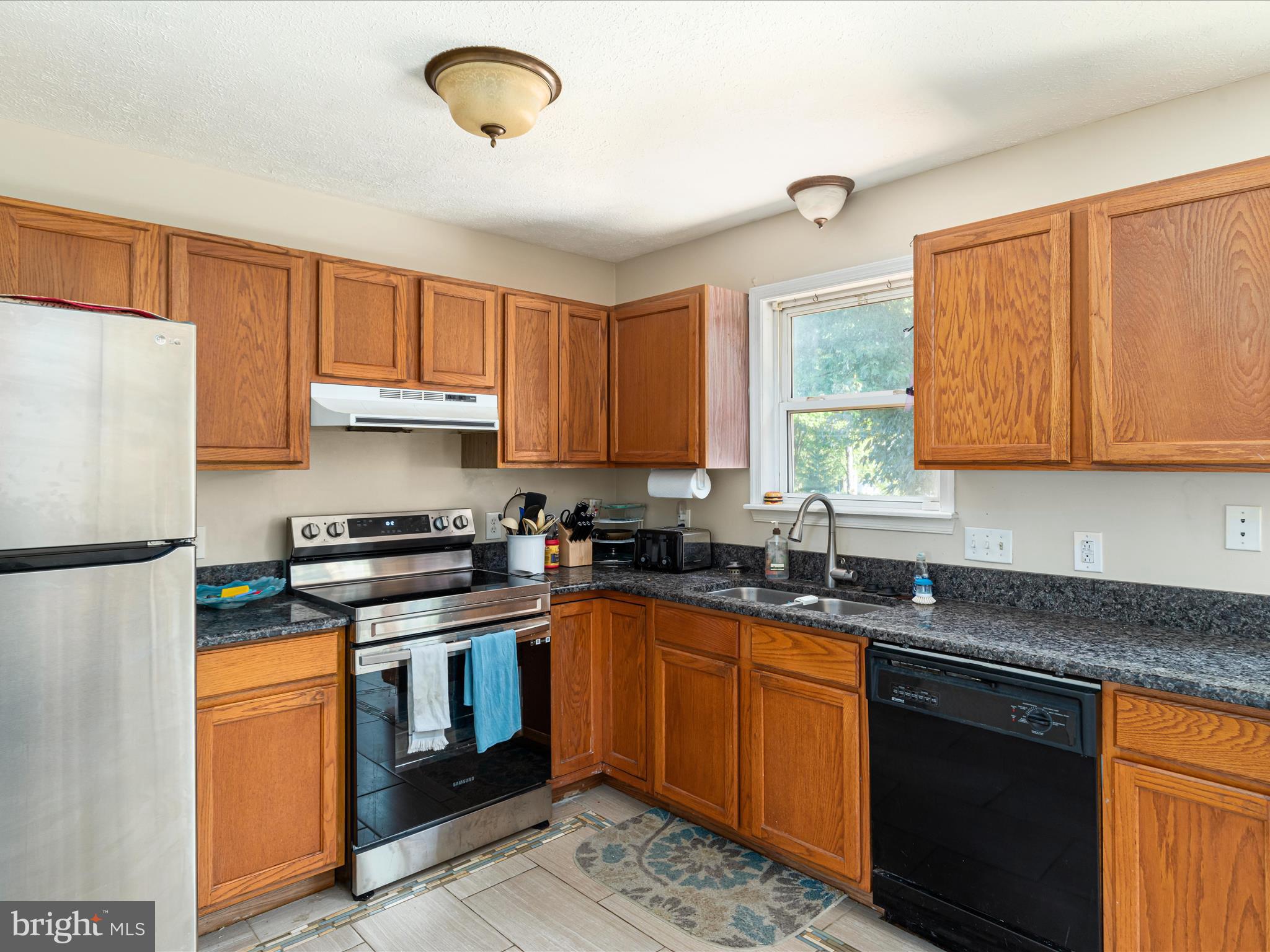 PEMBRIDGE HEIGHTS - Residential Lease